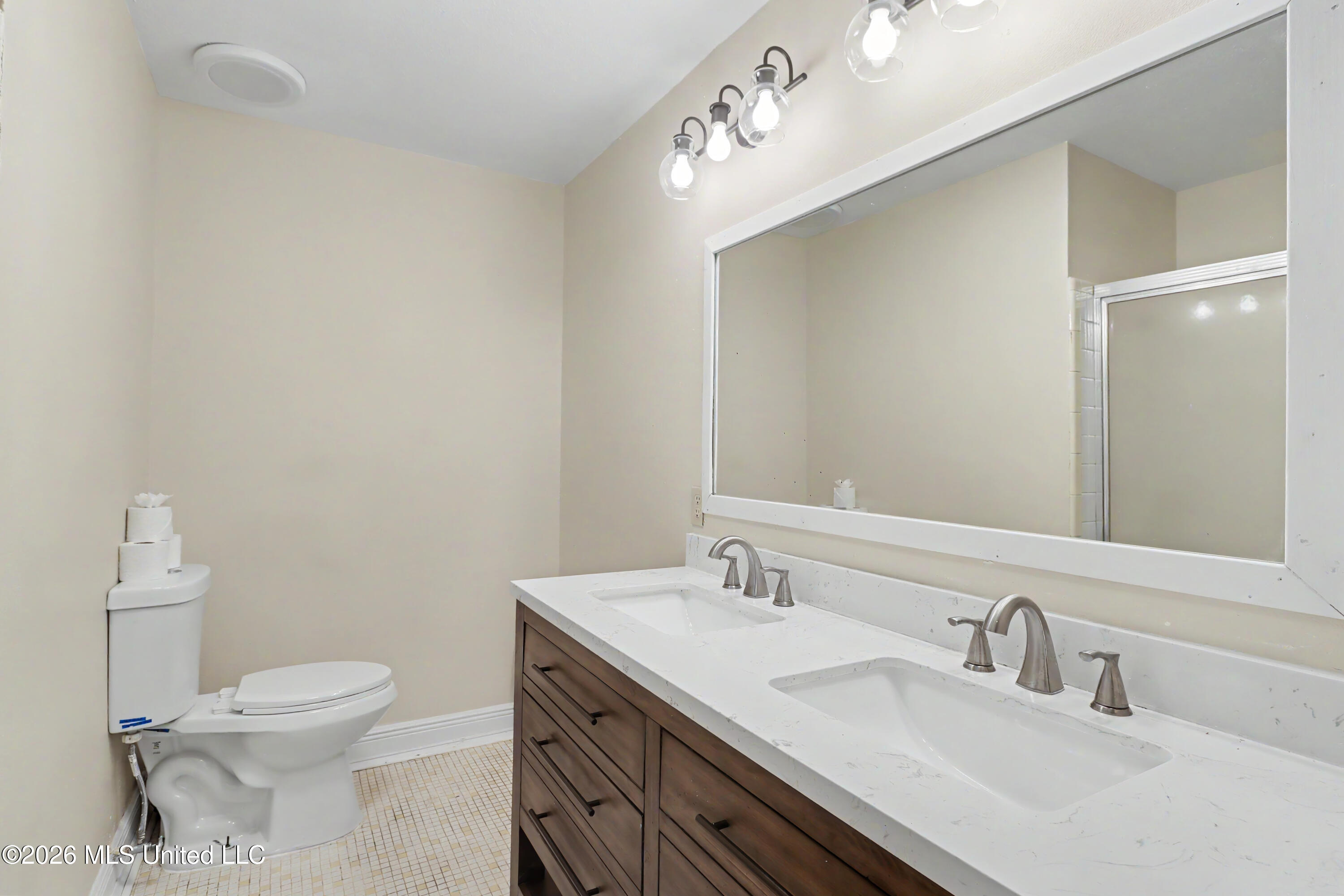 20 Woodglen Drive Property Photo 15