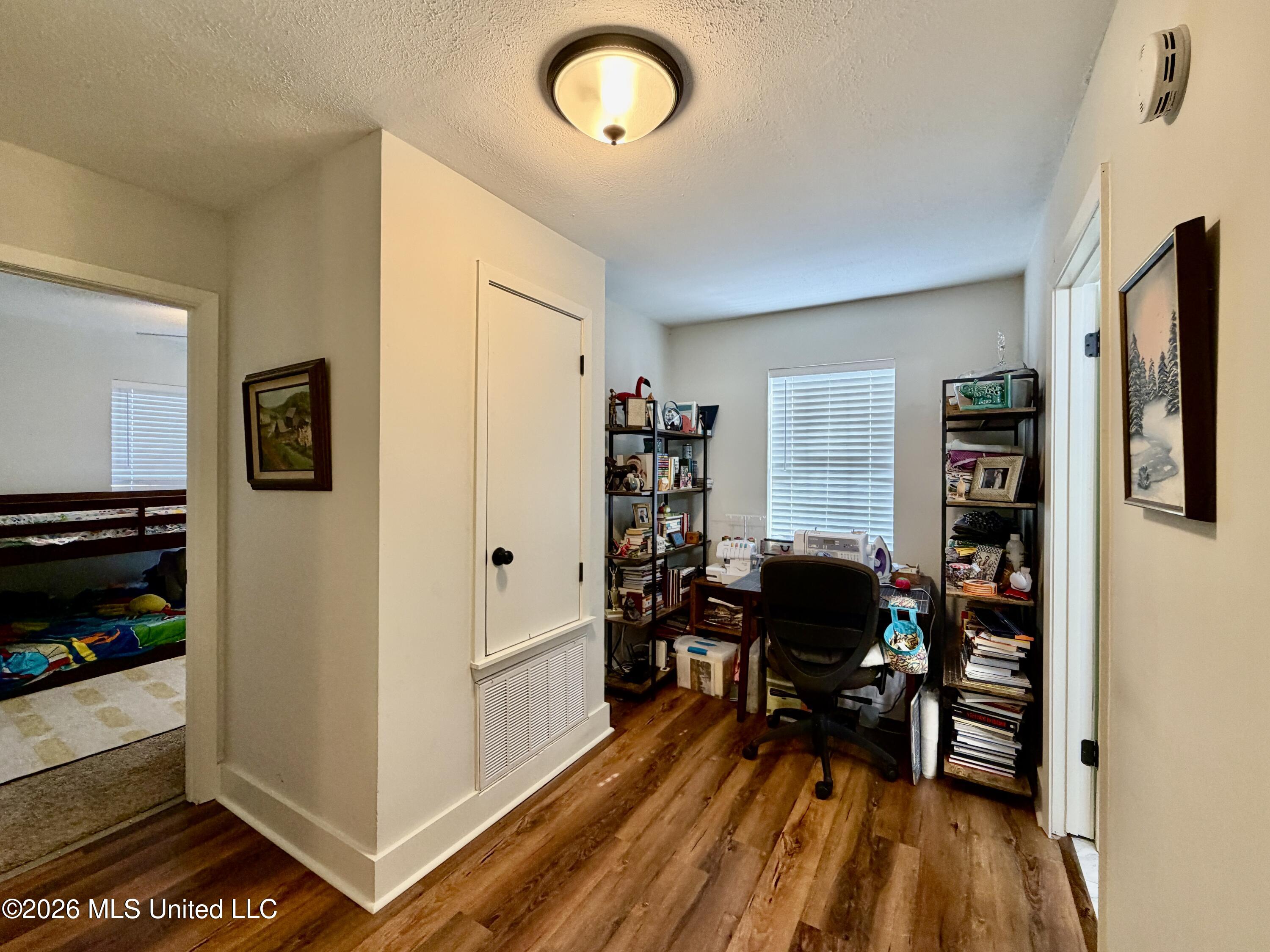 103 Los Pueblos Drive Property Photo 15