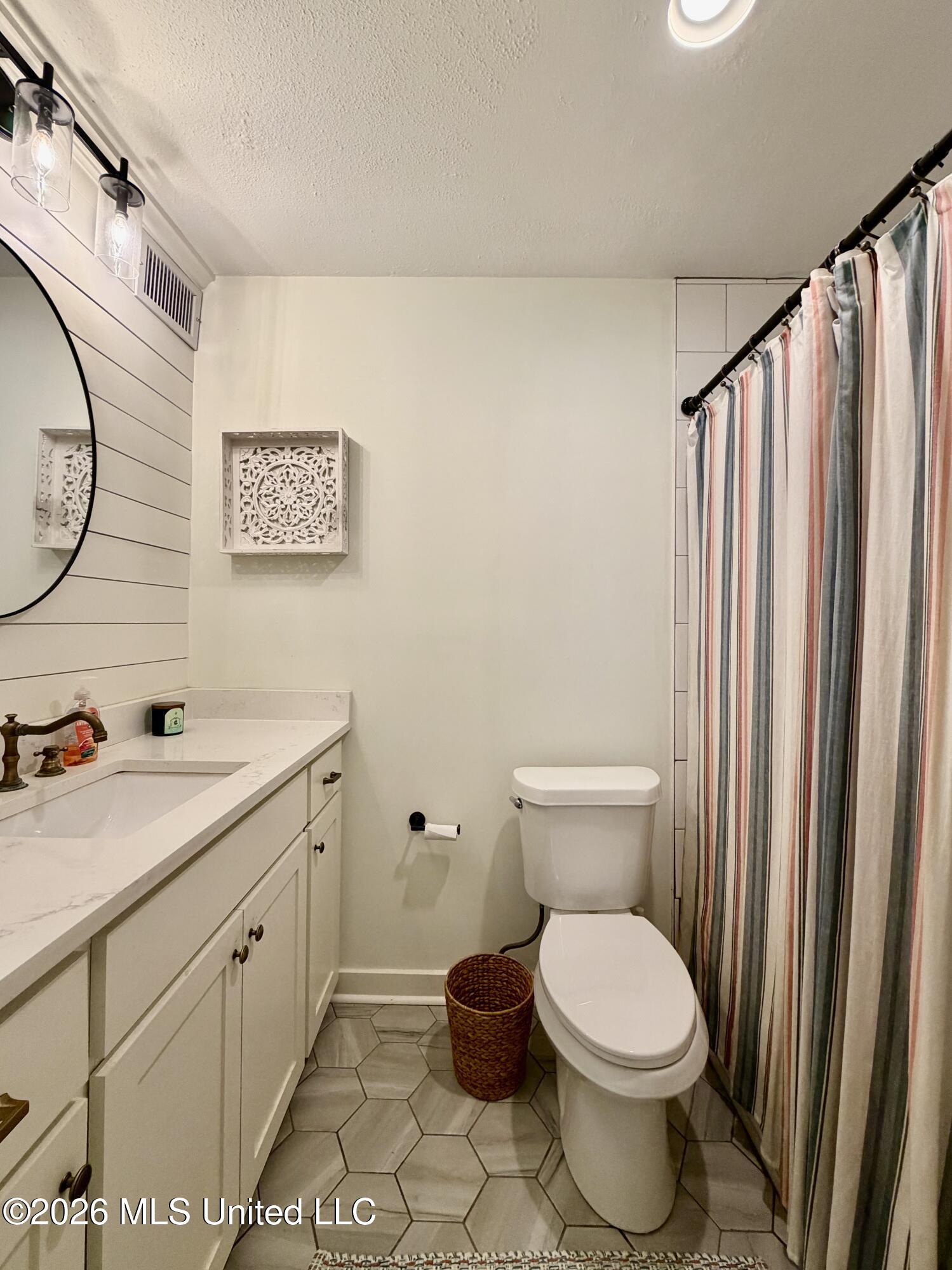 103 Los Pueblos Drive Property Photo 28
