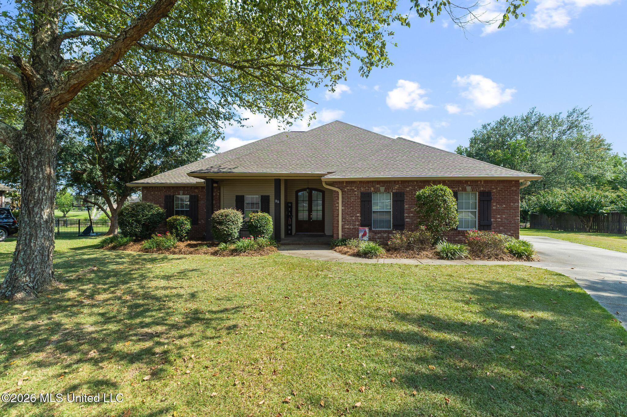 25 Lakeland Circle Property Photo 1