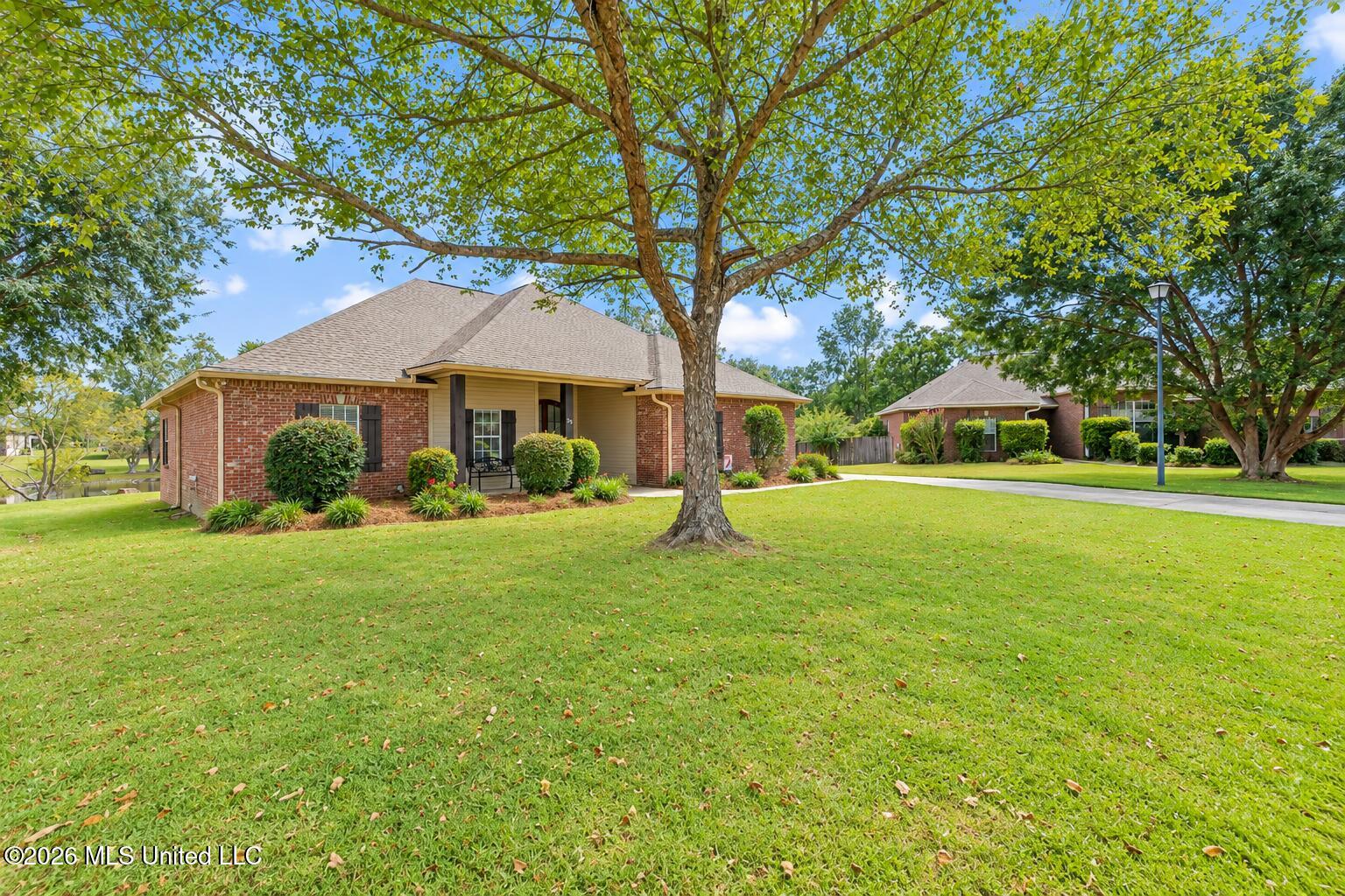 25 Lakeland Circle Property Photo 1