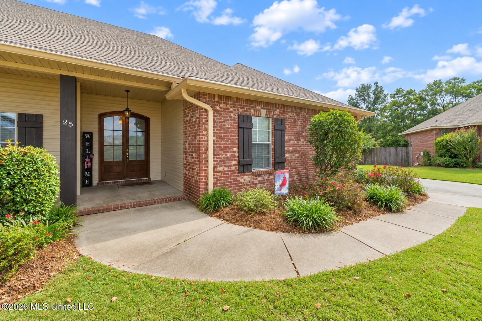 25 Lakeland Circle Property Photo 3