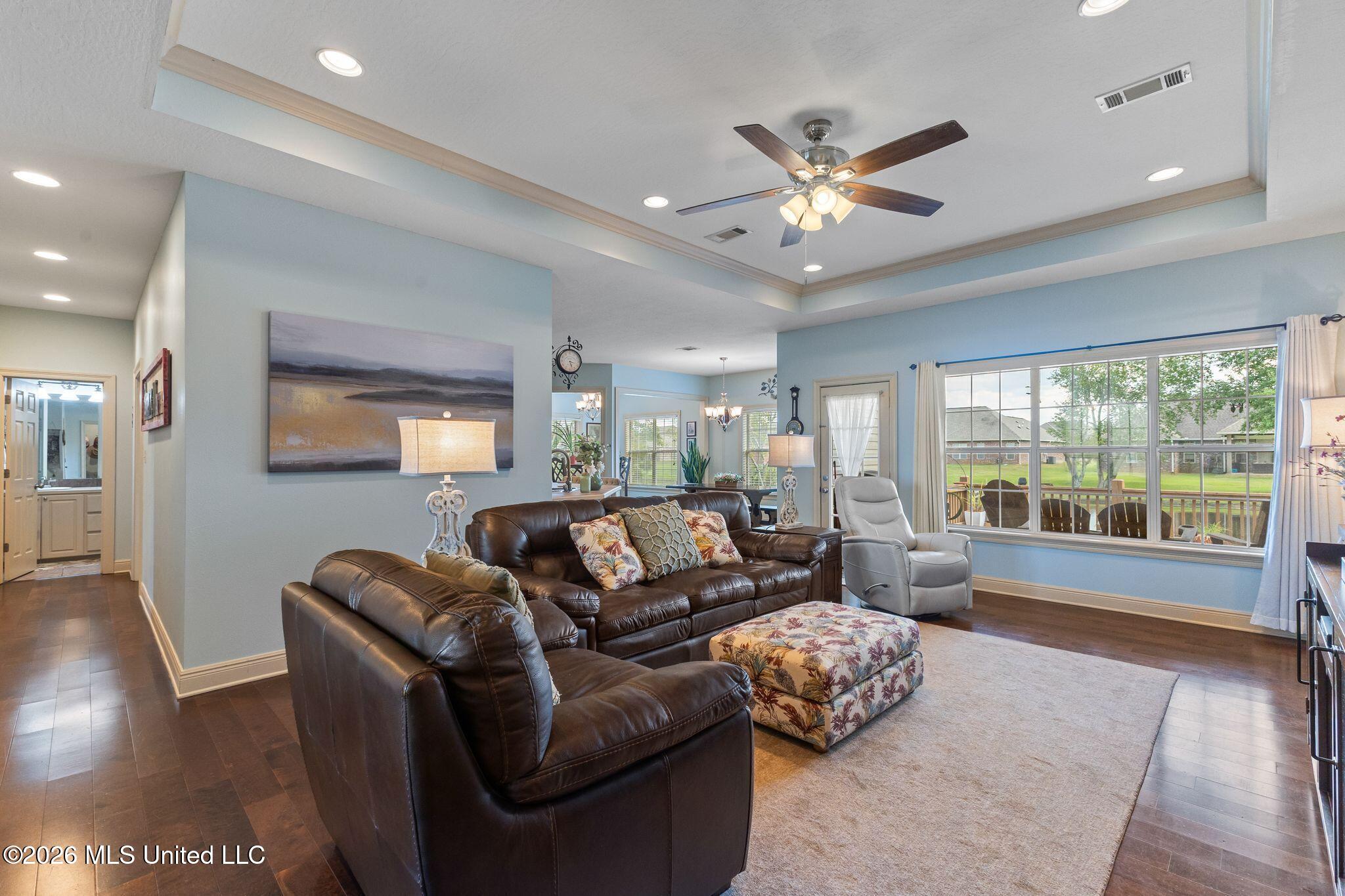25 Lakeland Circle Property Photo 7