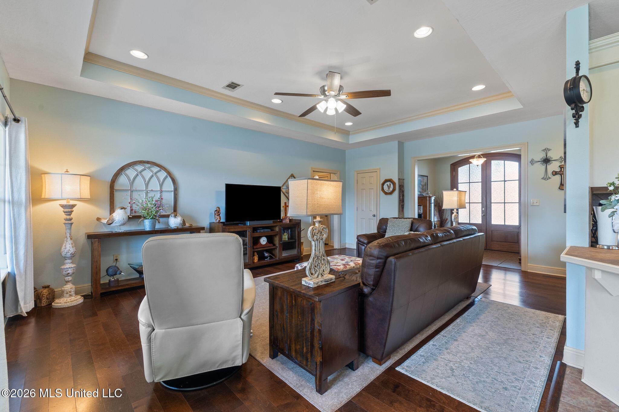 25 Lakeland Circle Property Photo 9