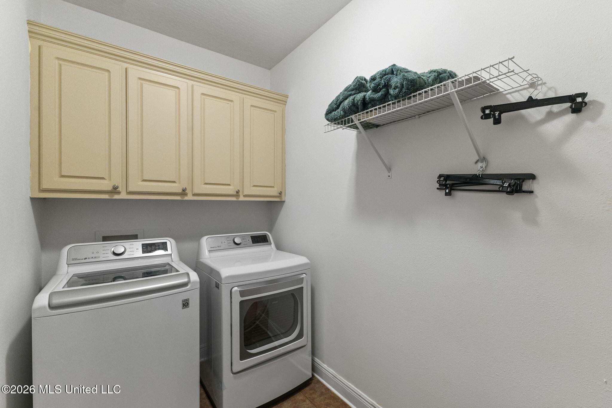 25 Lakeland Circle Property Photo 18