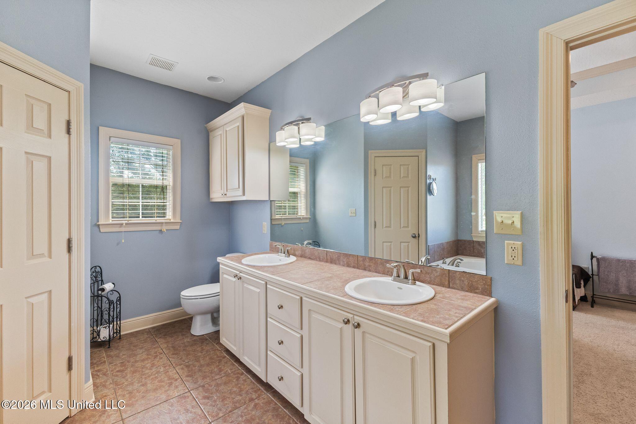 25 Lakeland Circle Property Photo 22