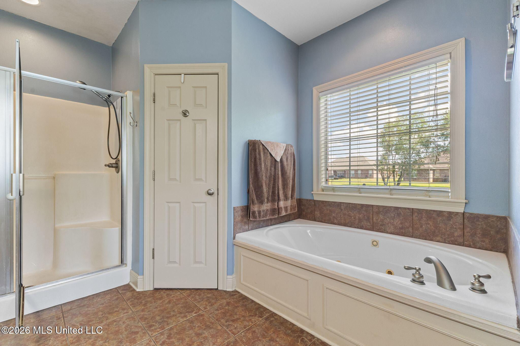 25 Lakeland Circle Property Photo 23
