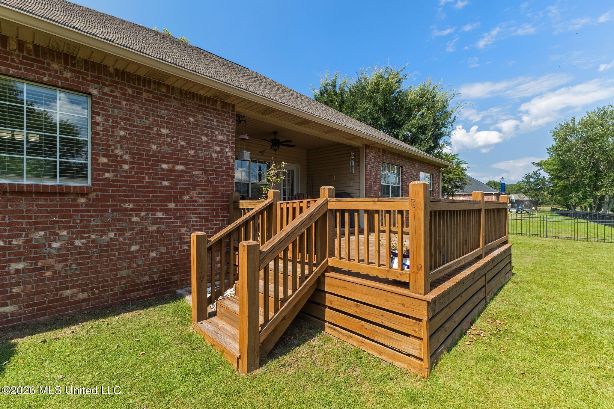 25 Lakeland Circle Property Photo 30