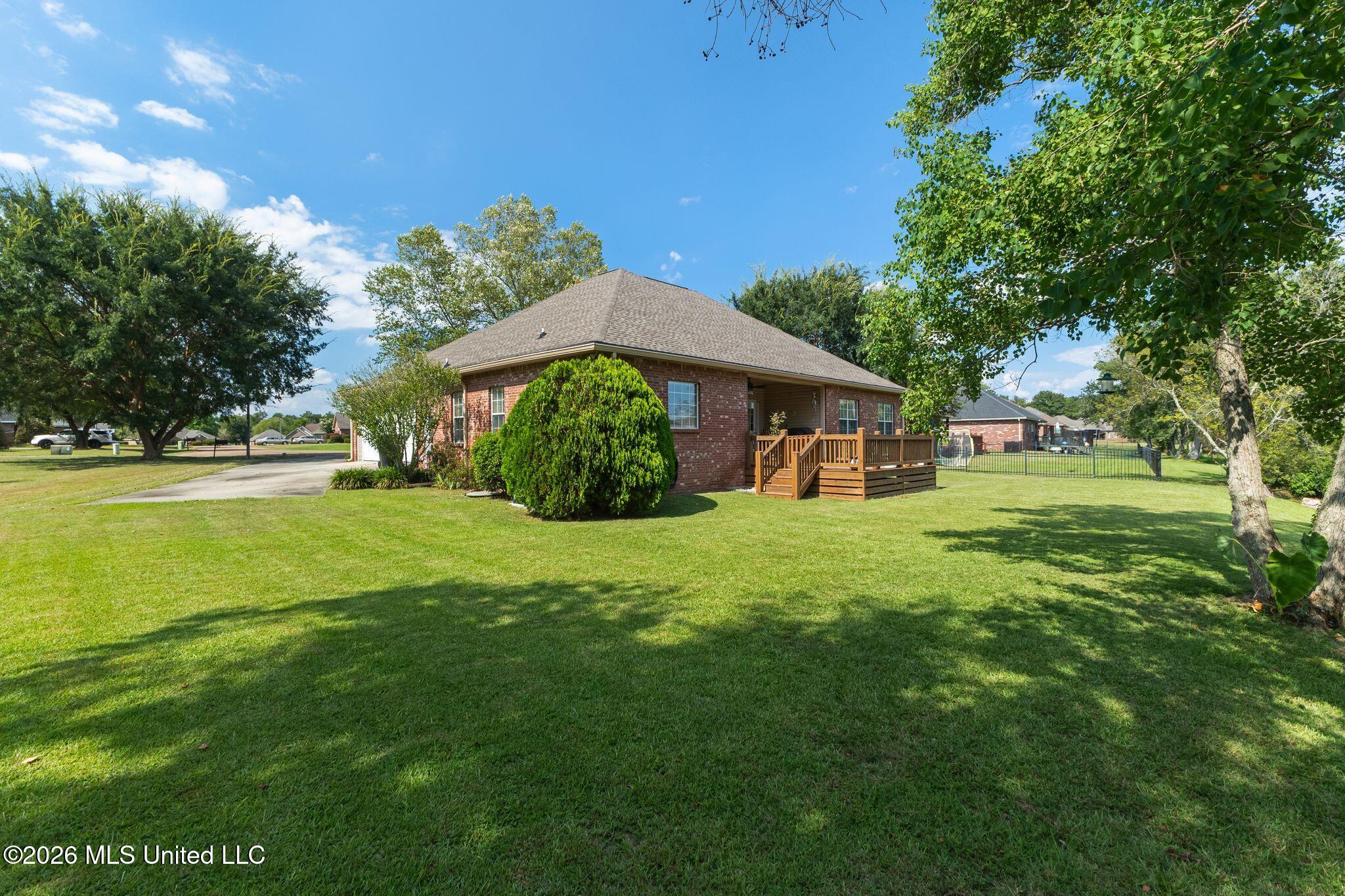 25 Lakeland Circle Property Photo 31