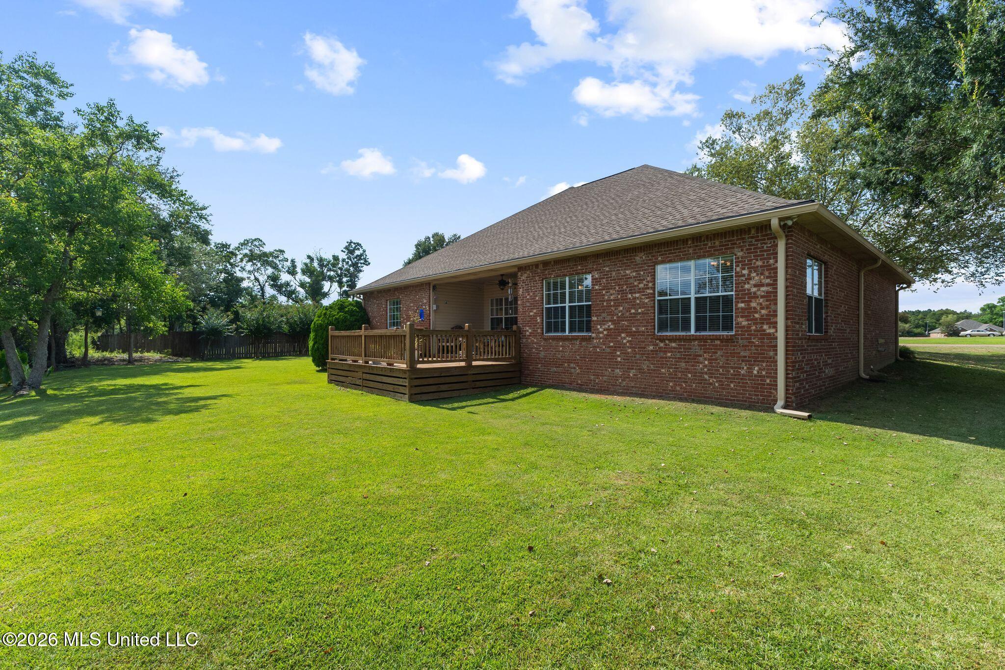 25 Lakeland Circle Property Photo 33