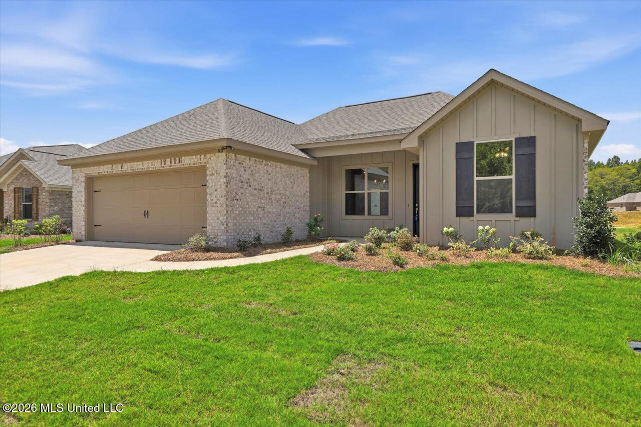 140 Stapleton Drive Property Photo 1