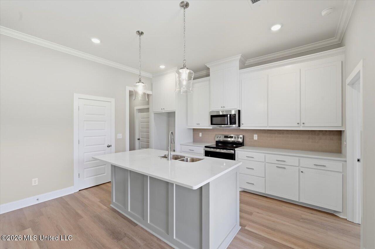 140 Stapleton Drive Property Photo 8