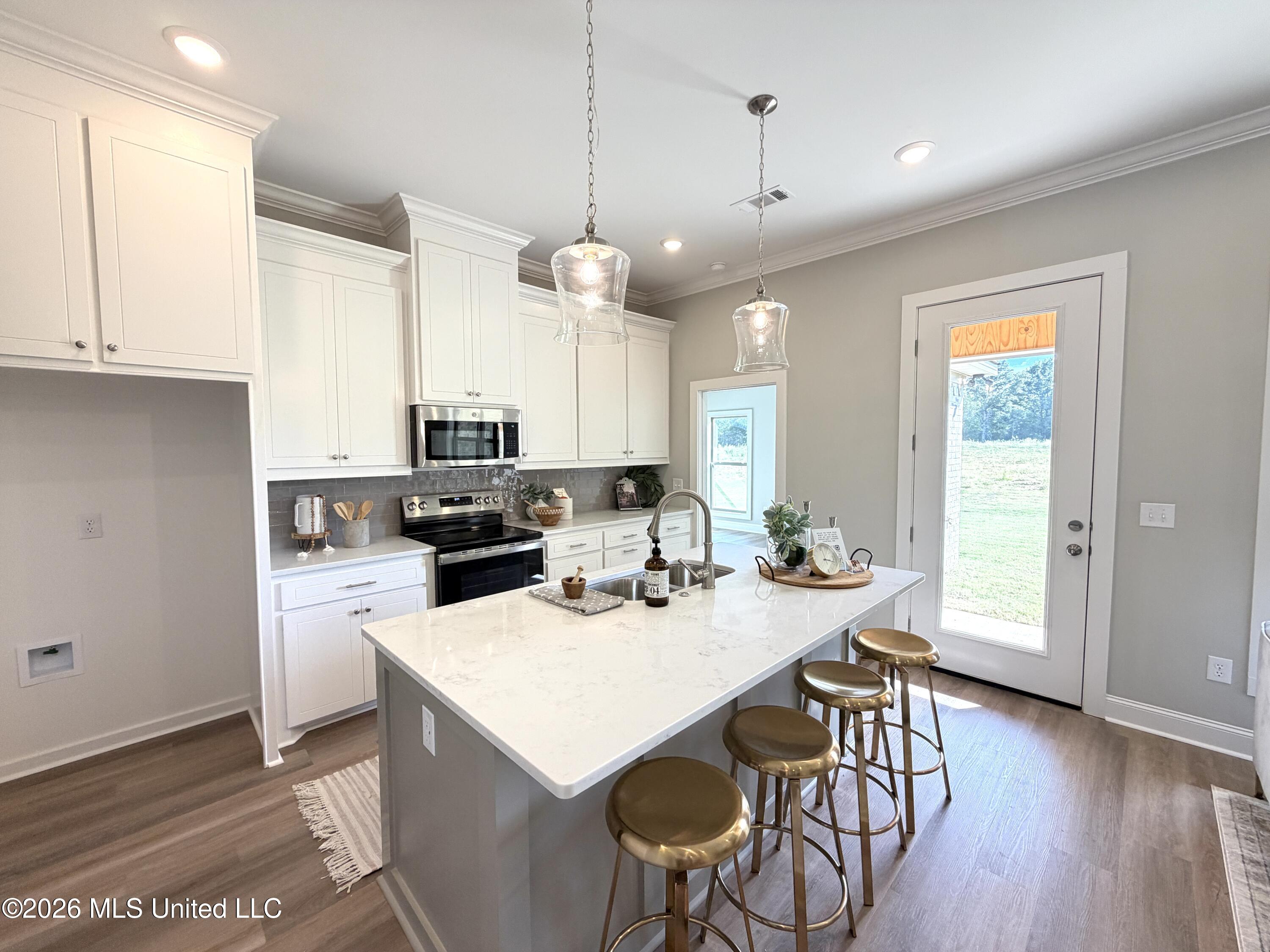 140 Stapleton Drive Property Photo 10