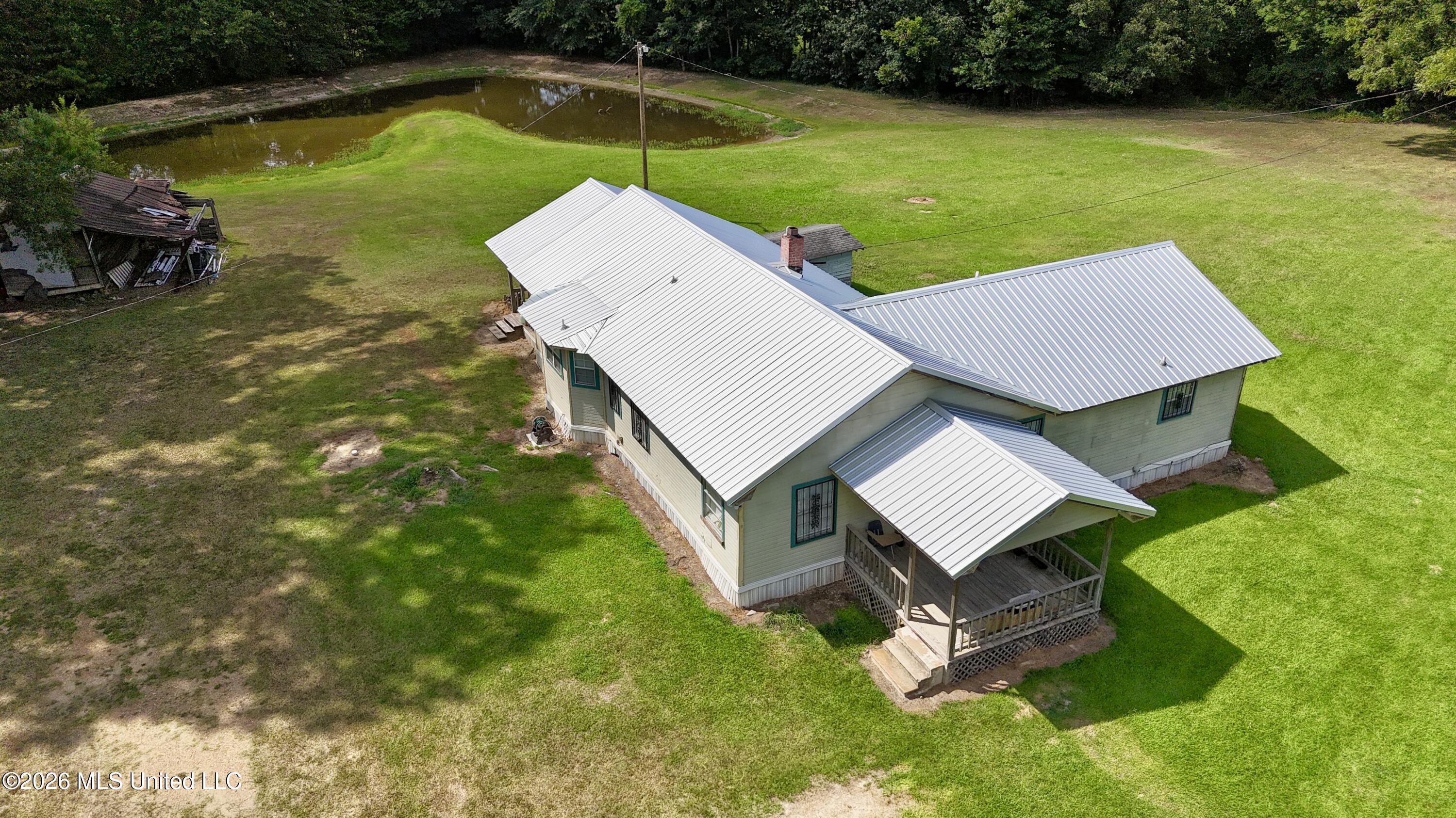 4331 N Chapel Hill Road Property Photo 1