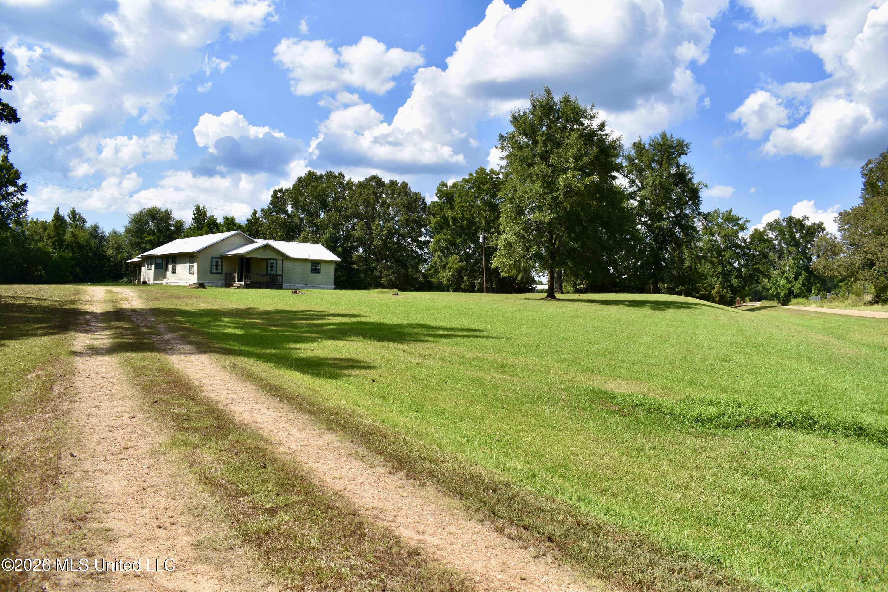 4331 N Chapel Hill Road Property Photo 3