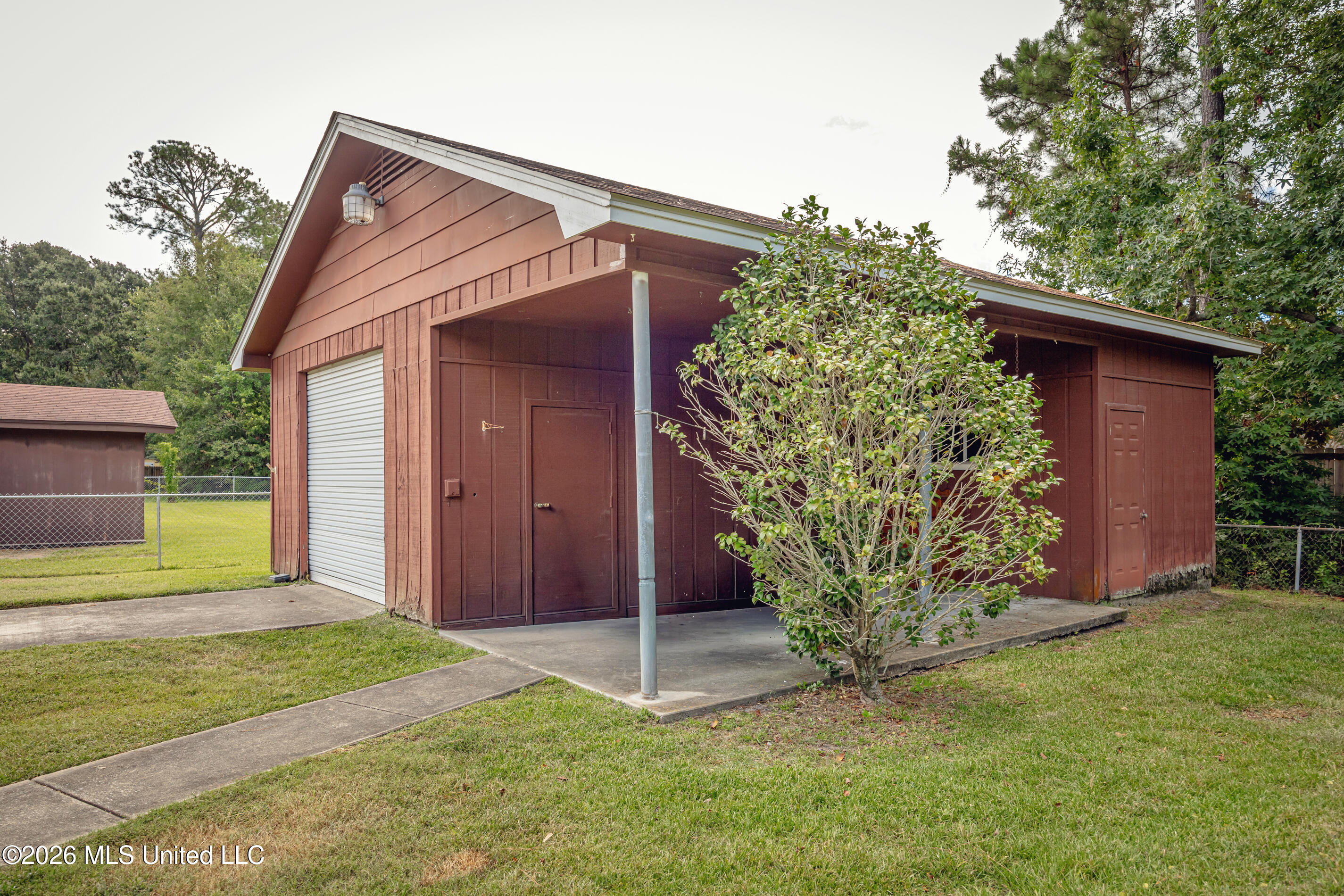 110 Elliott Place Property Photo 40