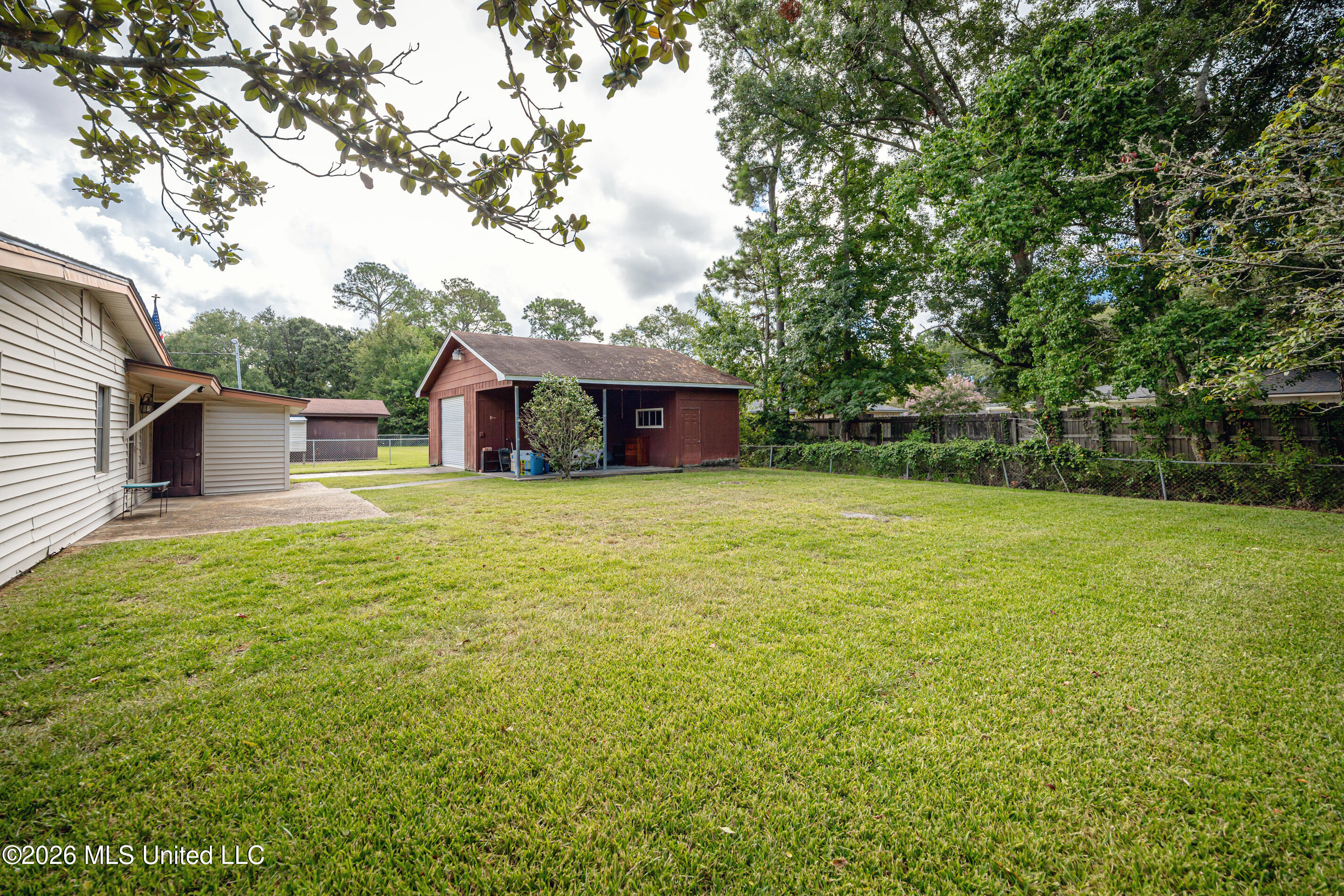 110 Elliott Place Property Photo 42