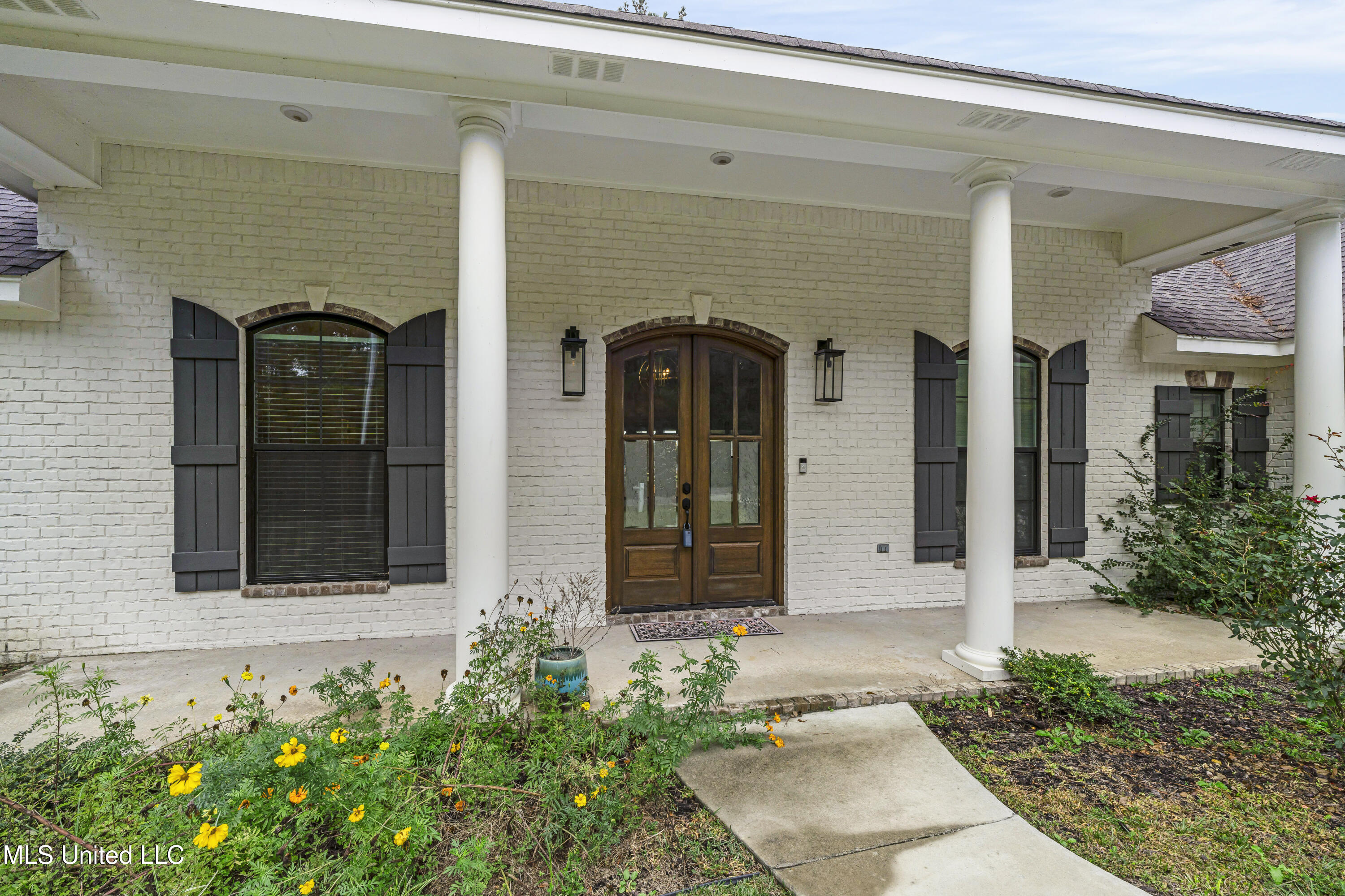 5534 W 4th Street Property Photo 2