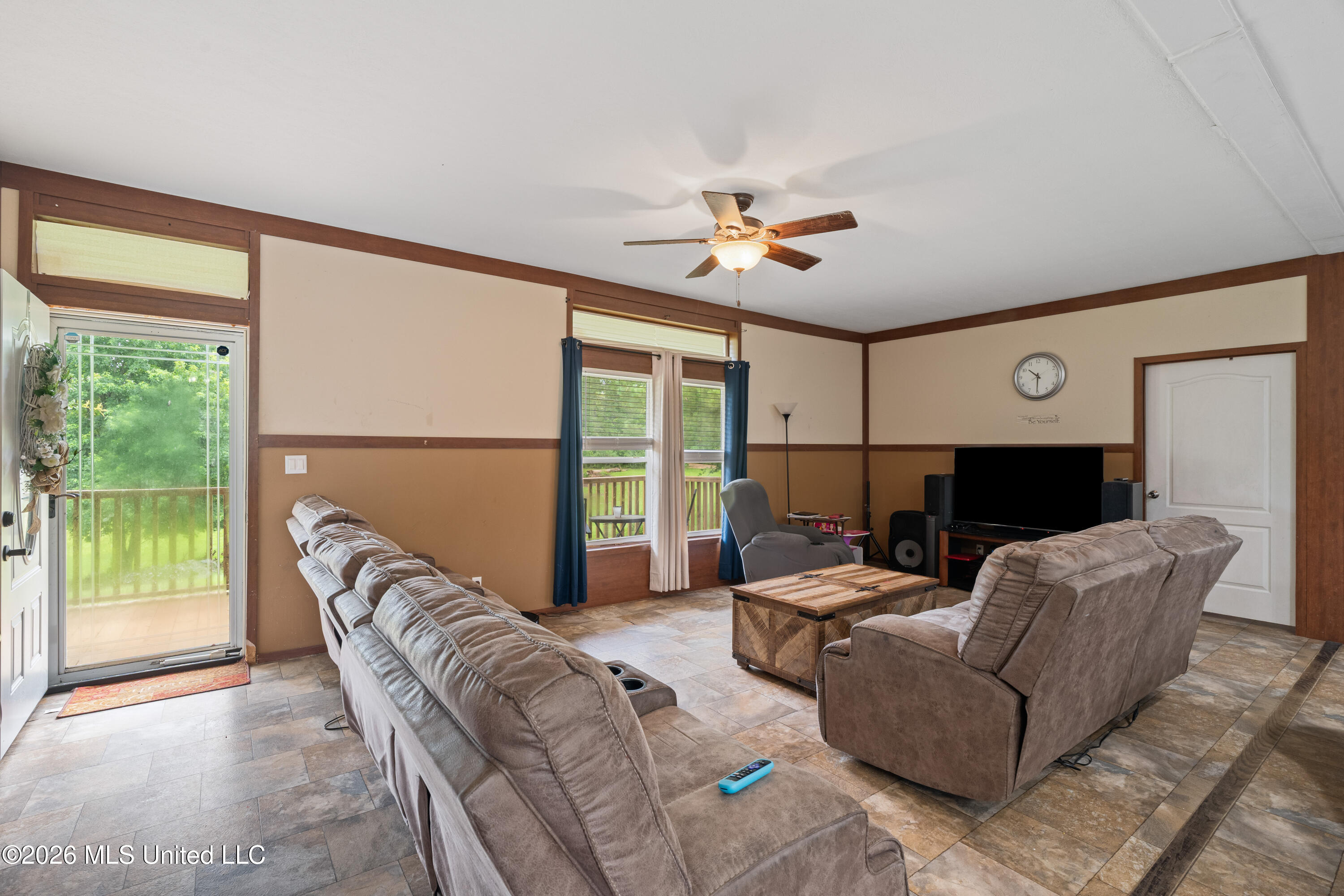 75 Pitts Lane Property Photo 2