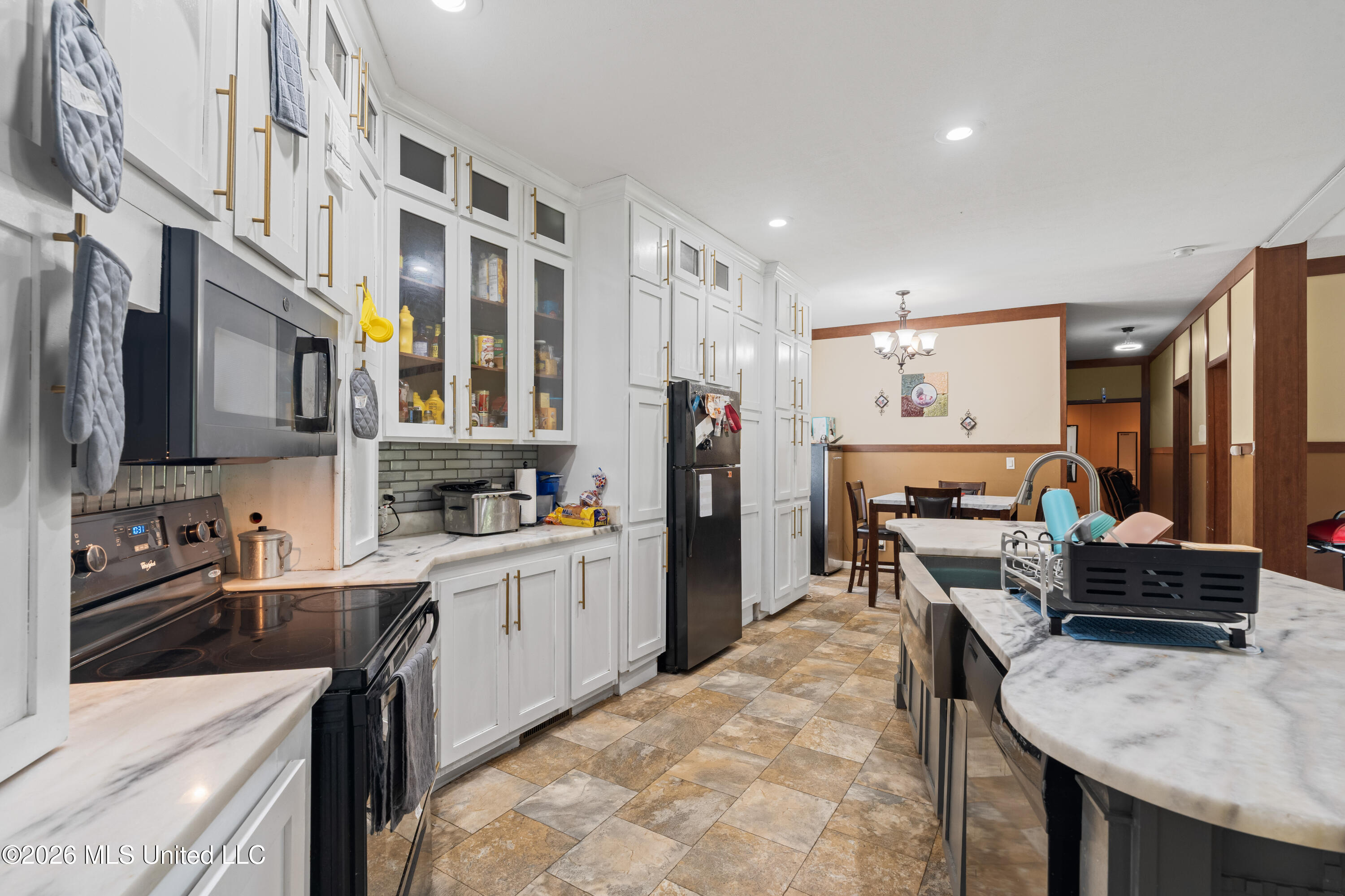 75 Pitts Lane Property Photo 4