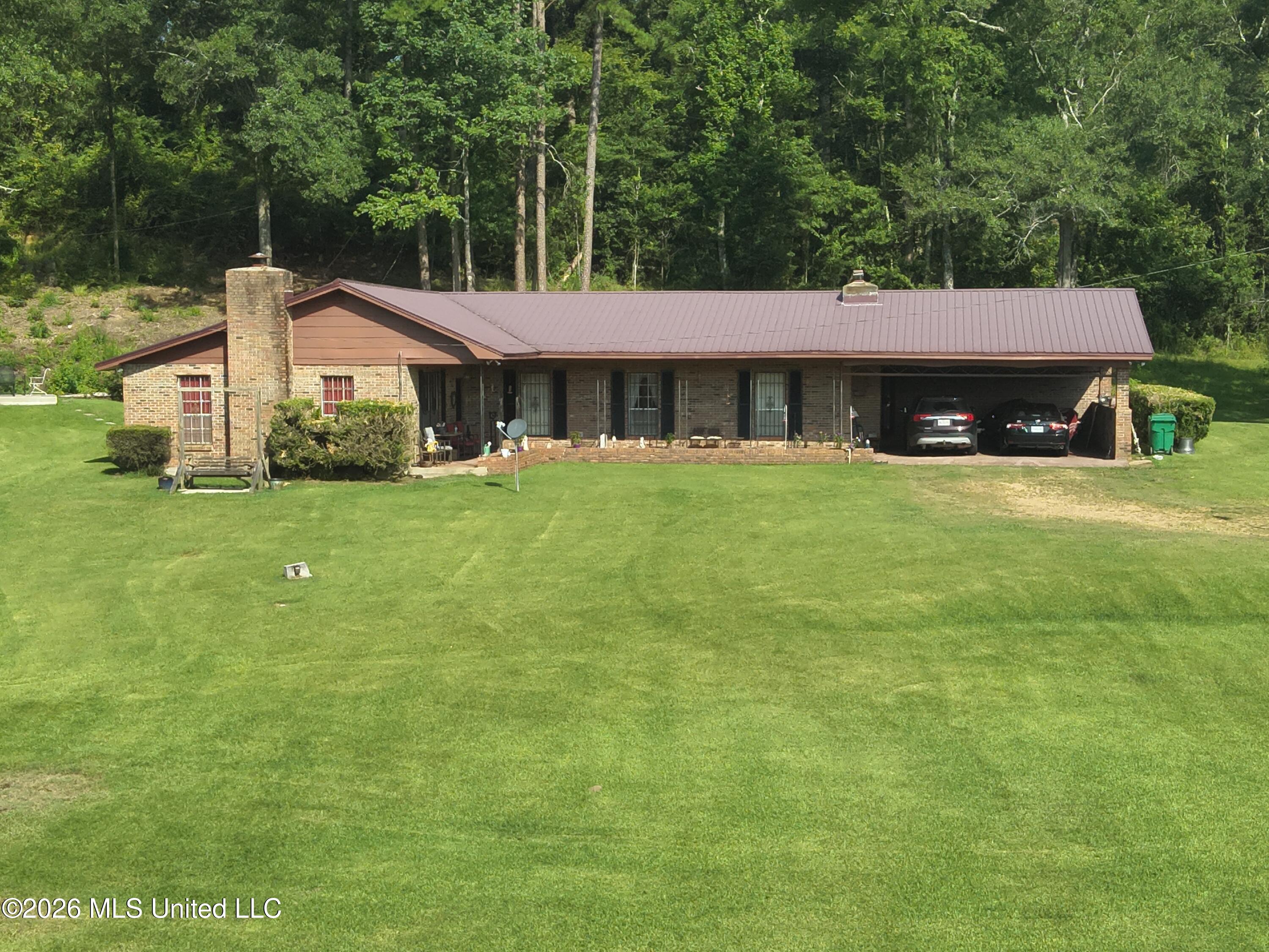 5267 Tank Road Property Photo 1