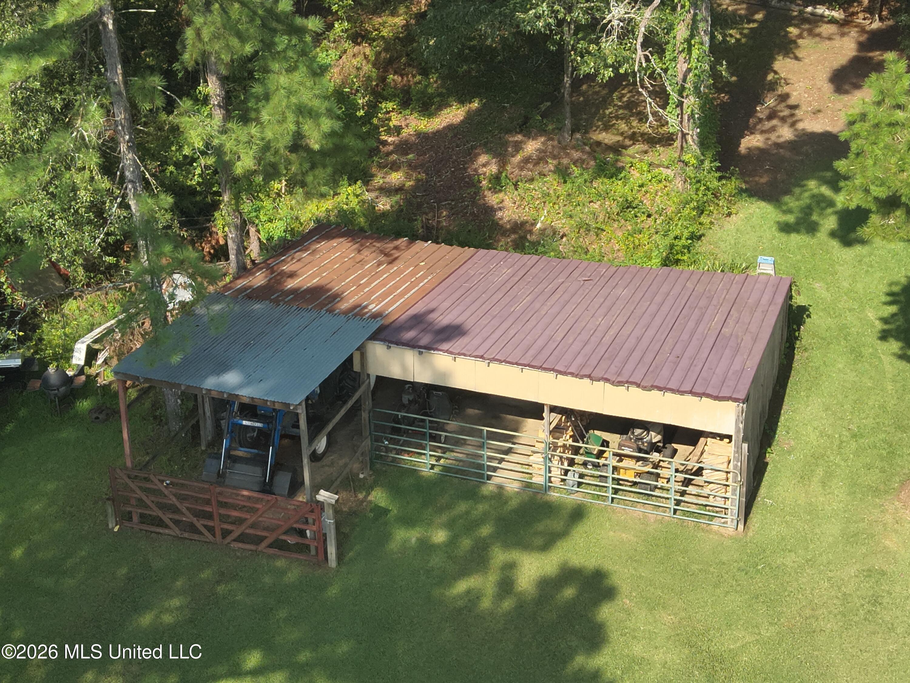 5267 Tank Road Property Photo 12