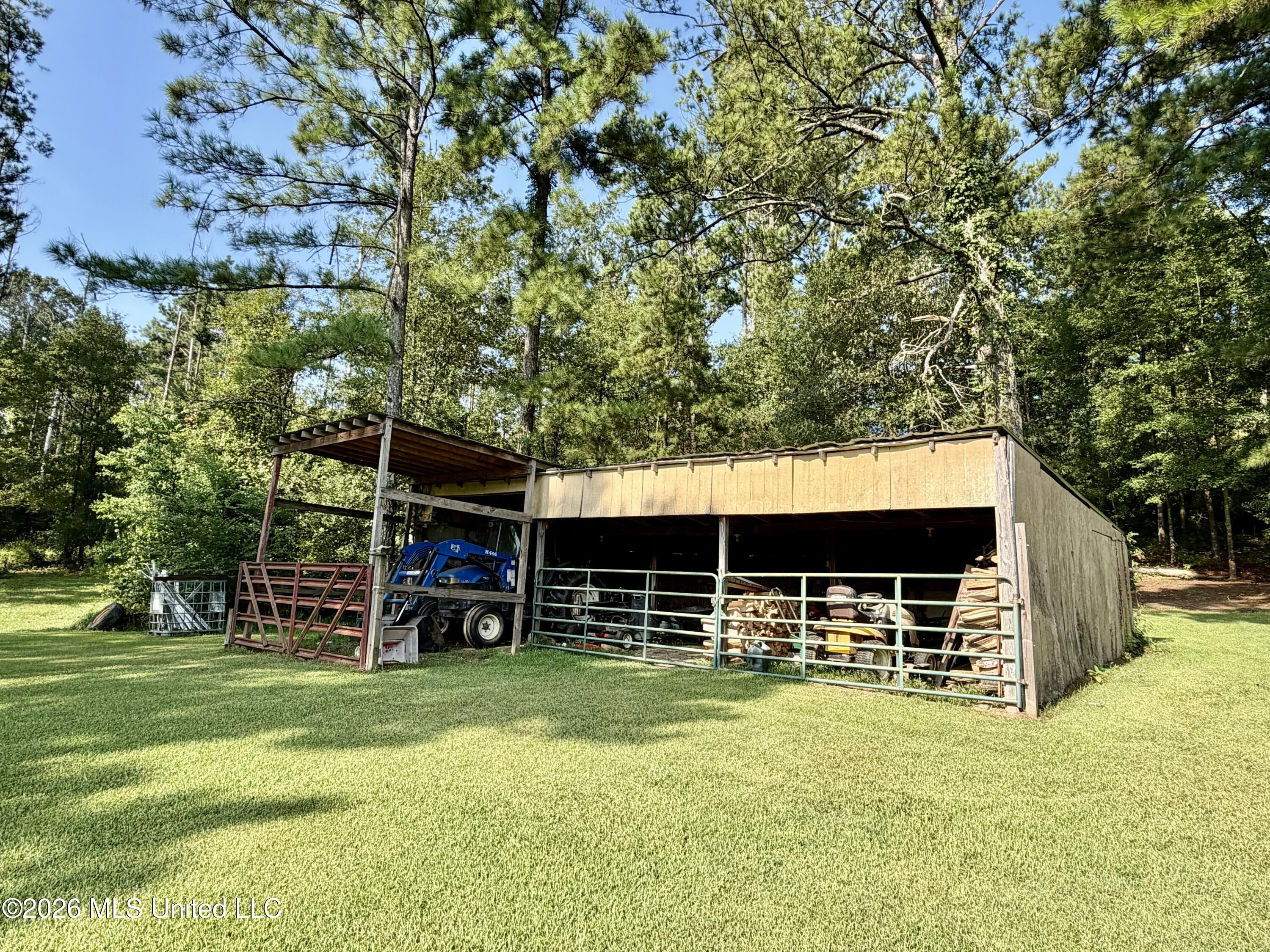 5267 Tank Road Property Photo 13