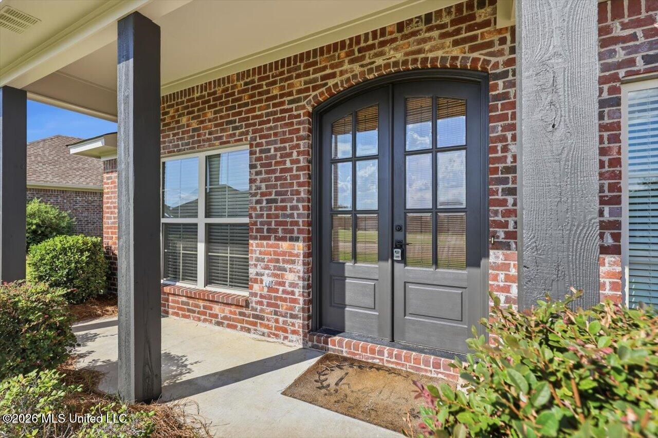 116 Northwind Drive Property Photo 4