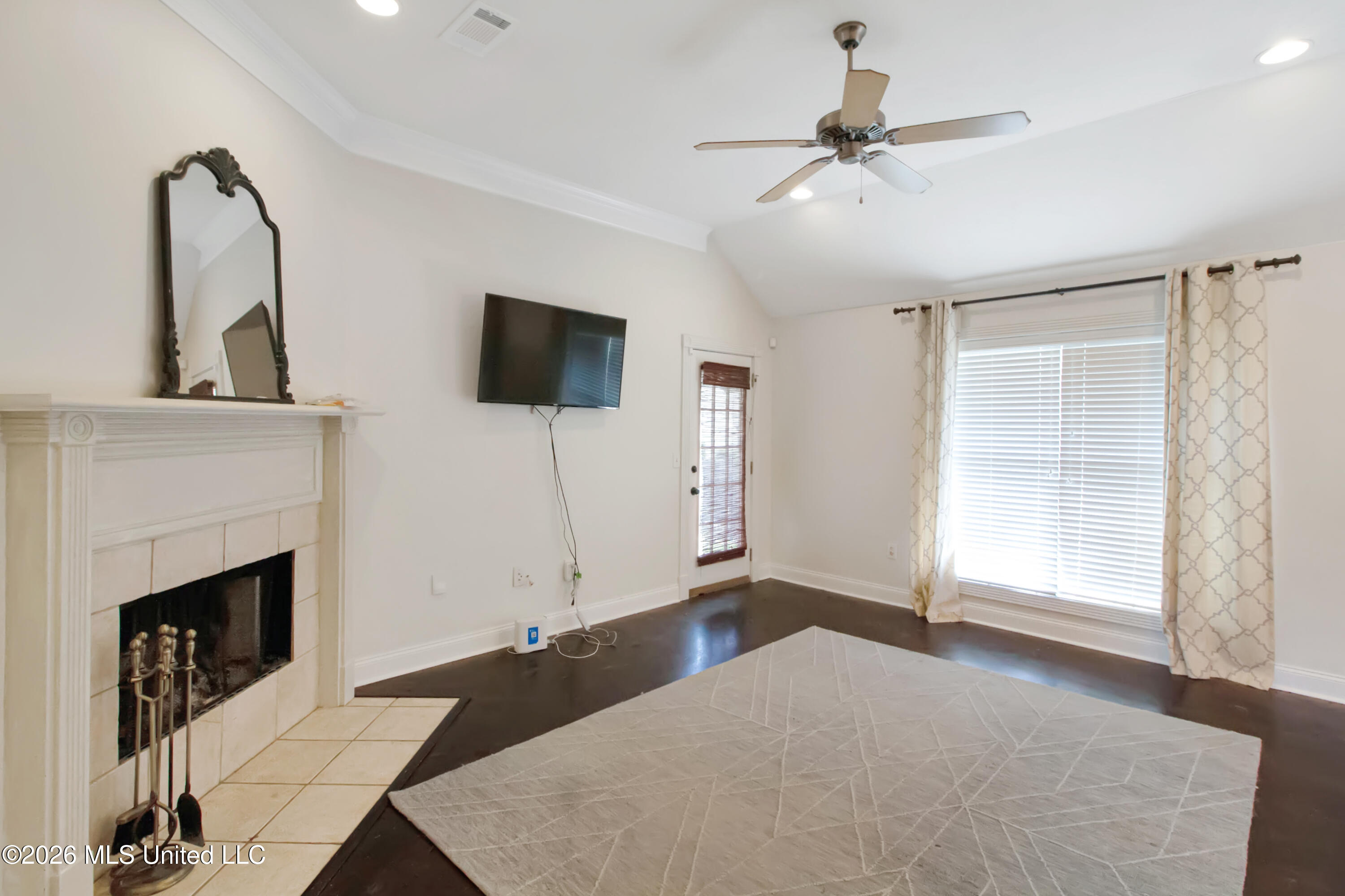 201 Edgewater Branch Drive Property Photo 7