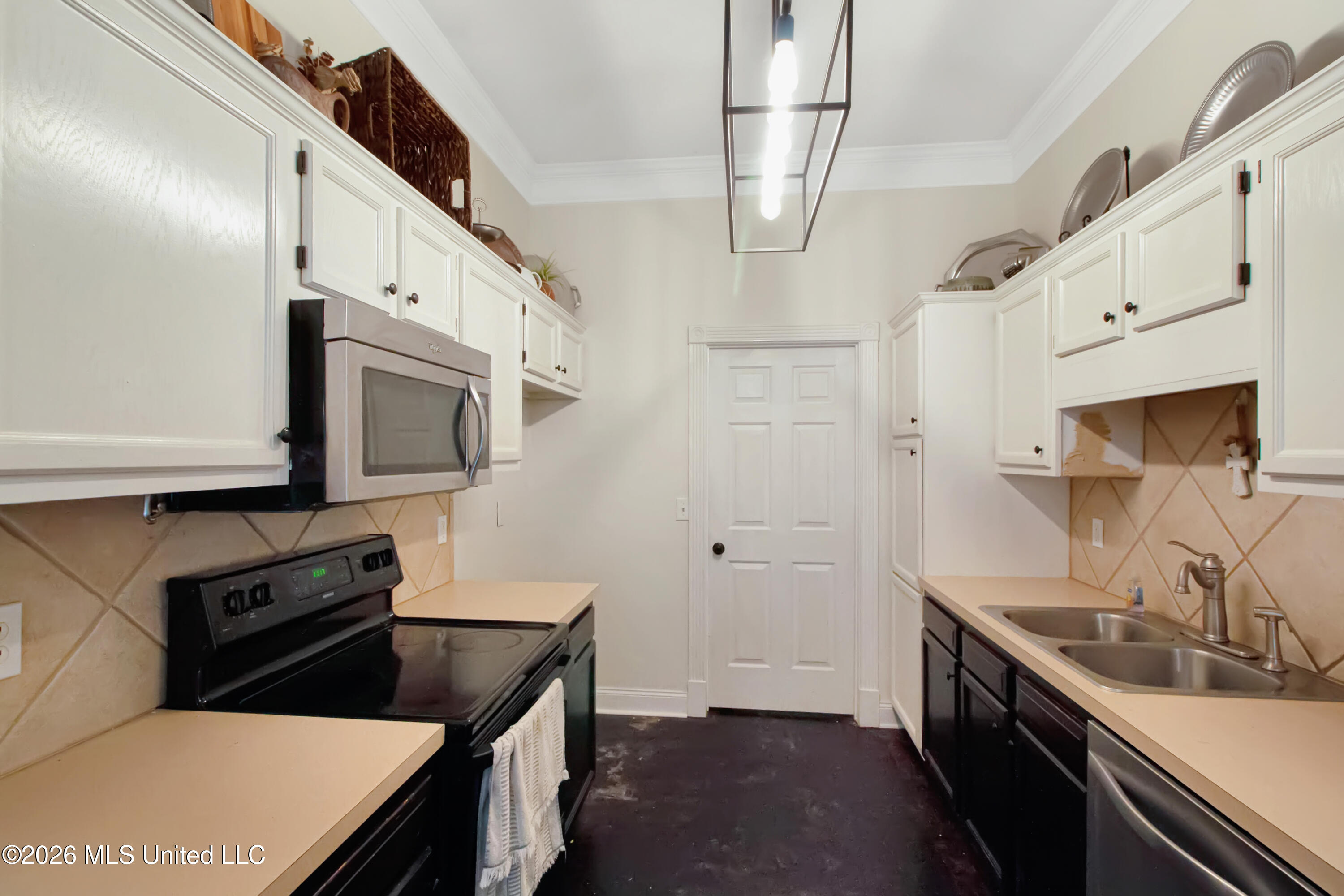 201 Edgewater Branch Drive Property Photo 10