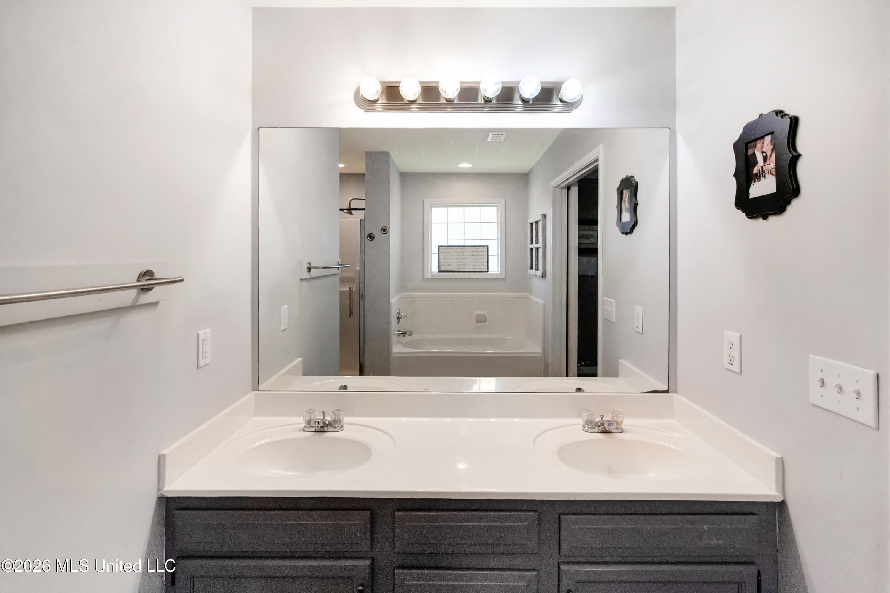 201 Edgewater Branch Drive Property Photo 22
