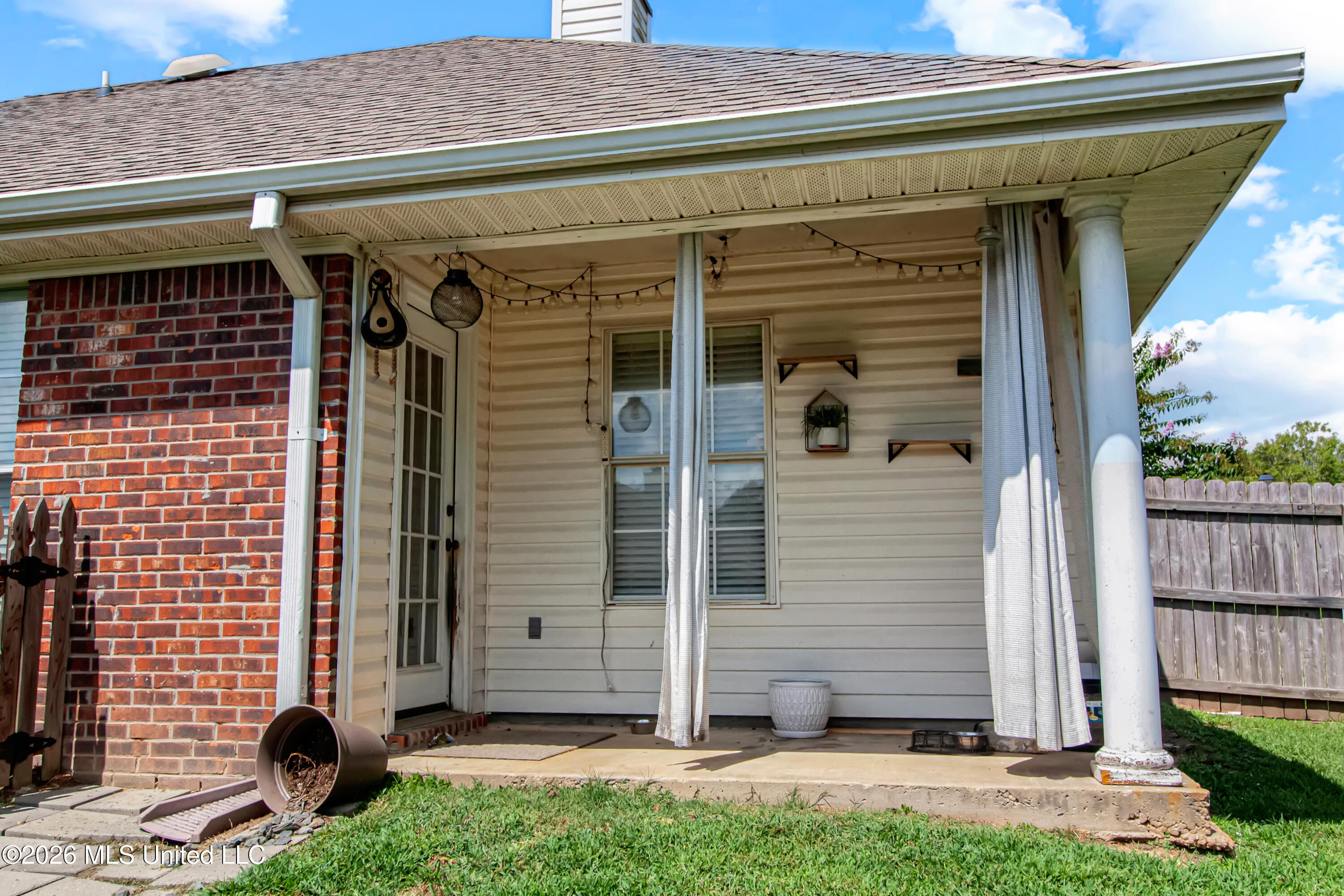 201 Edgewater Branch Drive Property Photo 31