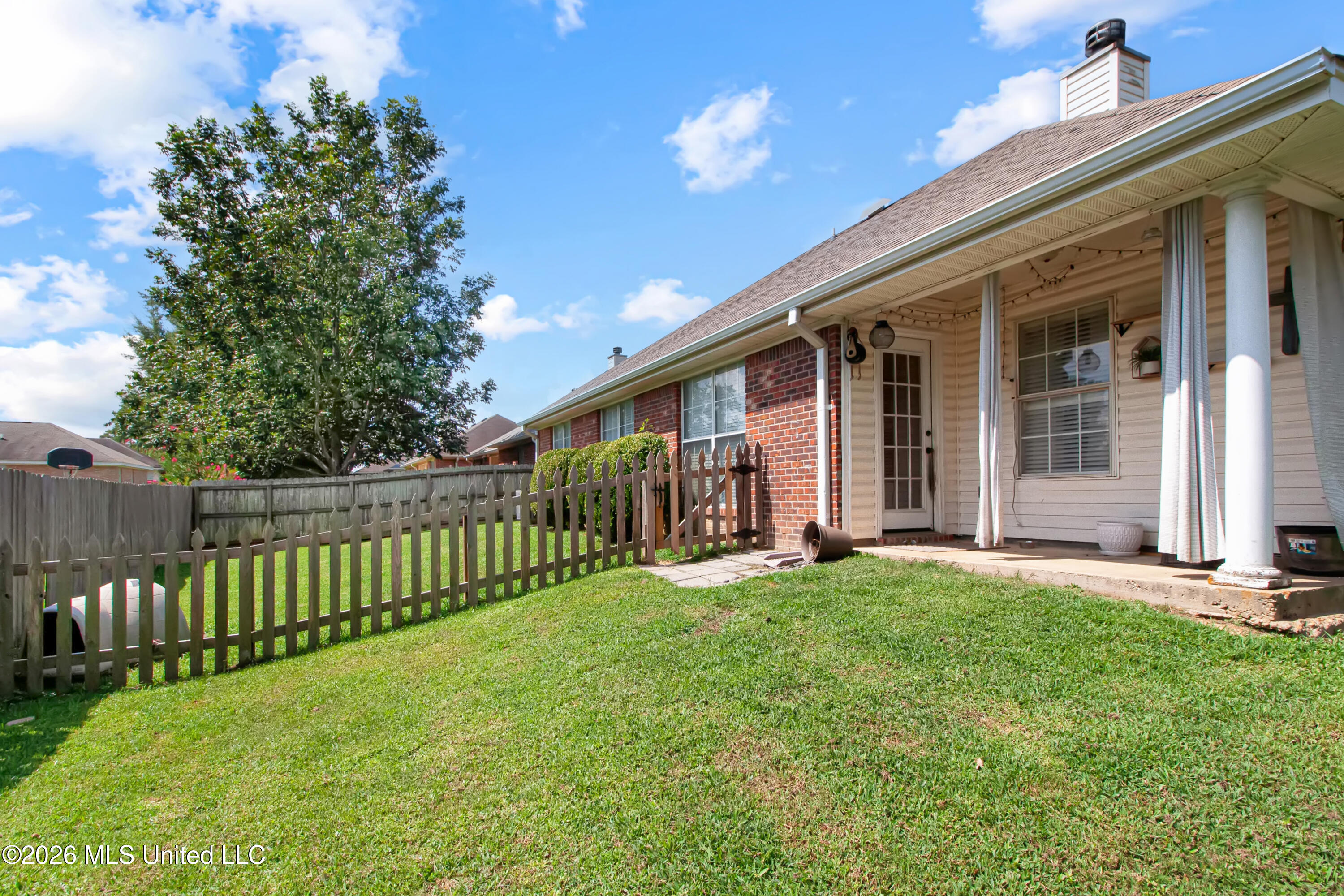 201 Edgewater Branch Drive Property Photo 33