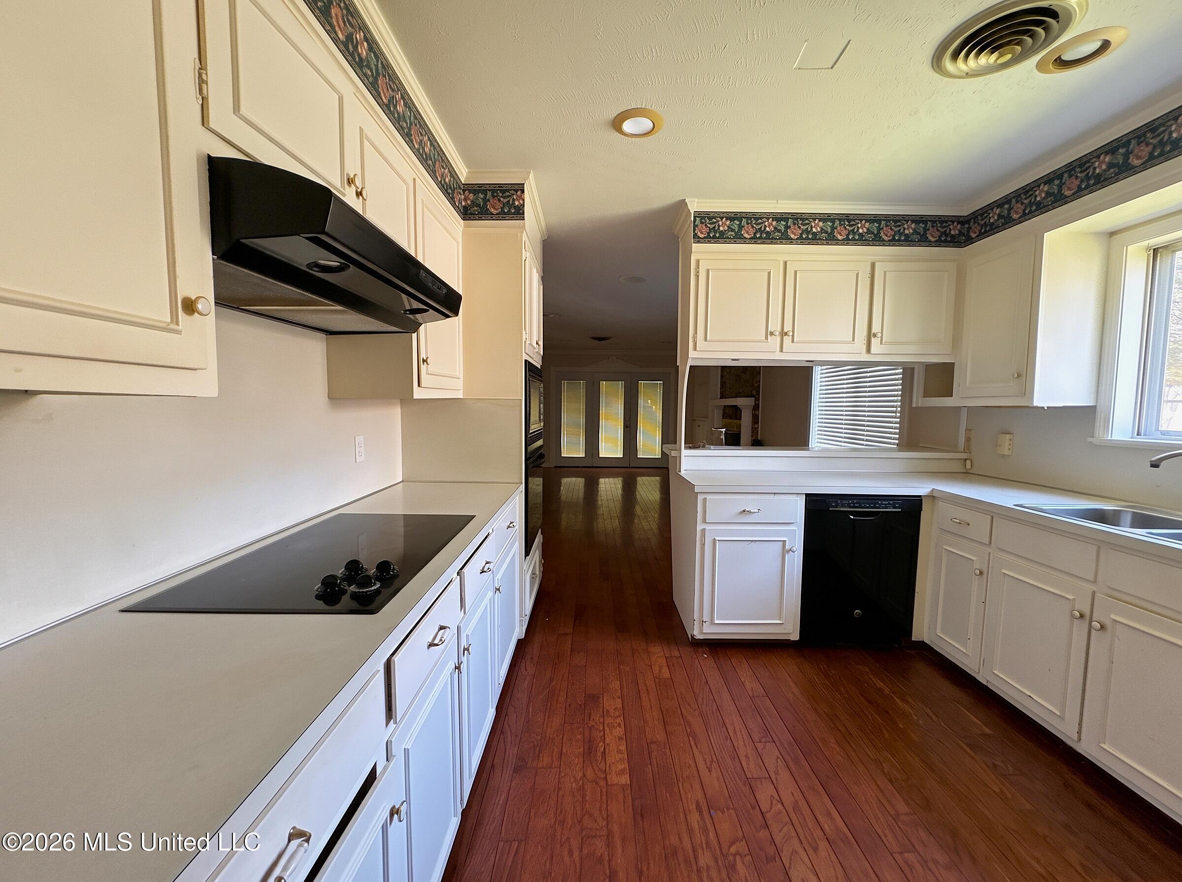 5251 Old Canton Road Property Photo 2