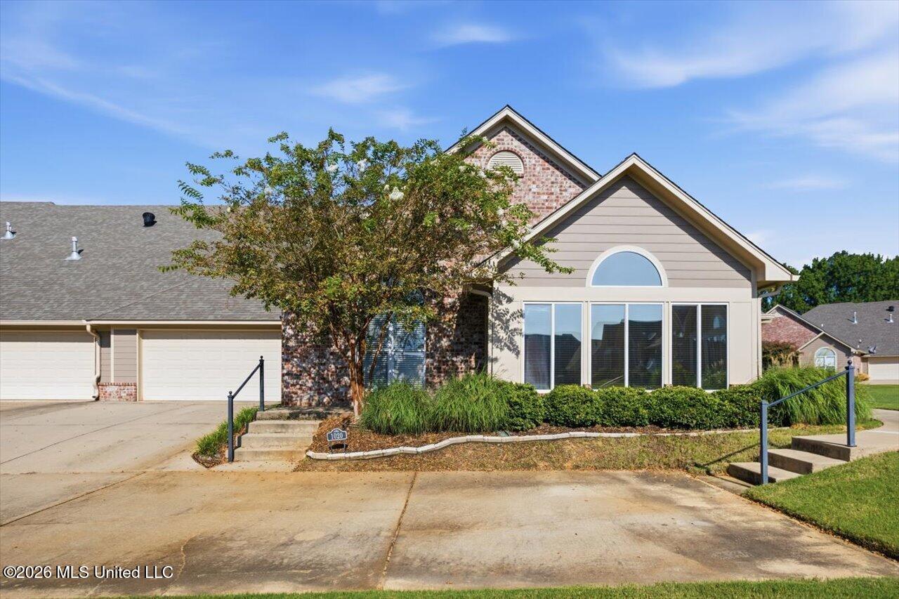 1020 Sweetwater Cove Property Photo 1