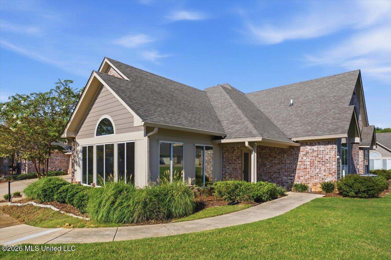 1020 Sweetwater Cove Property Photo 3