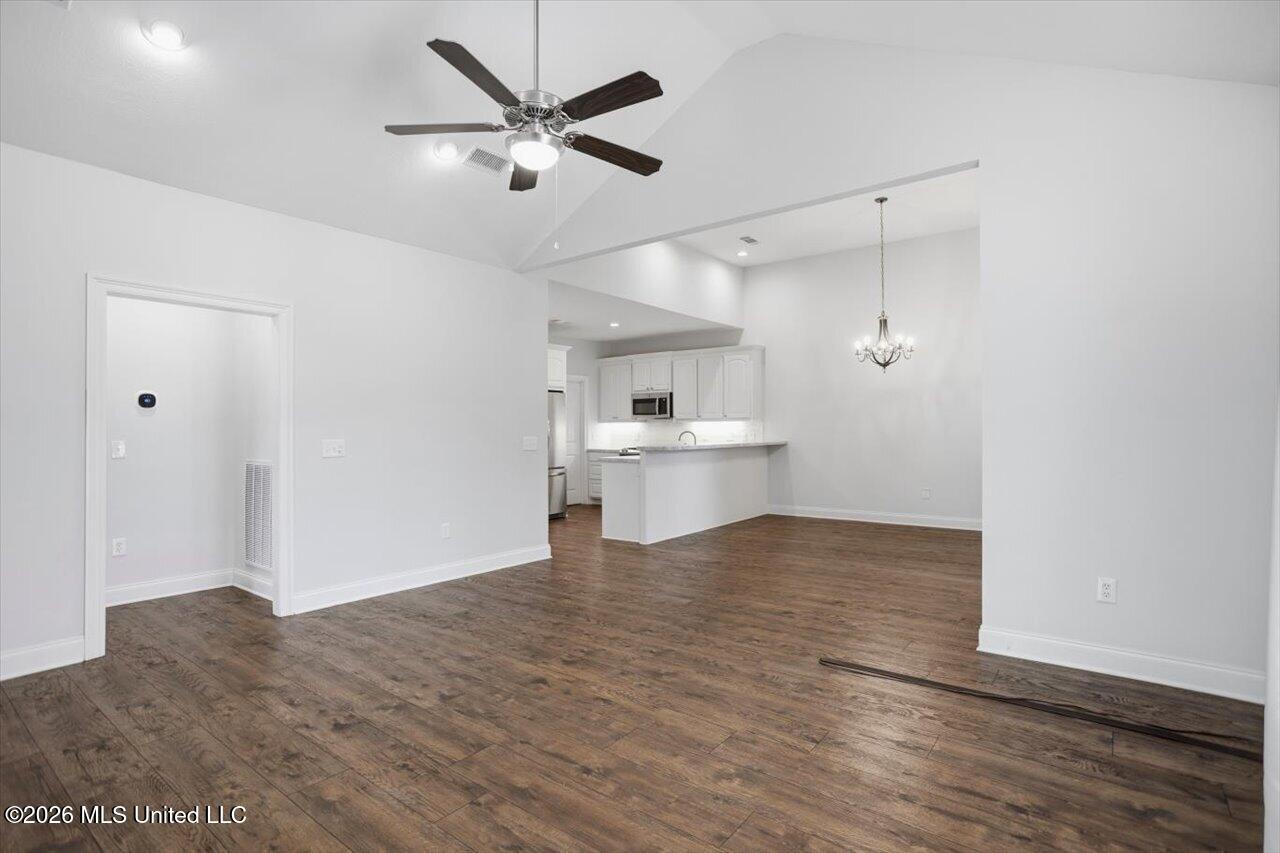 1020 Sweetwater Cove Property Photo 4