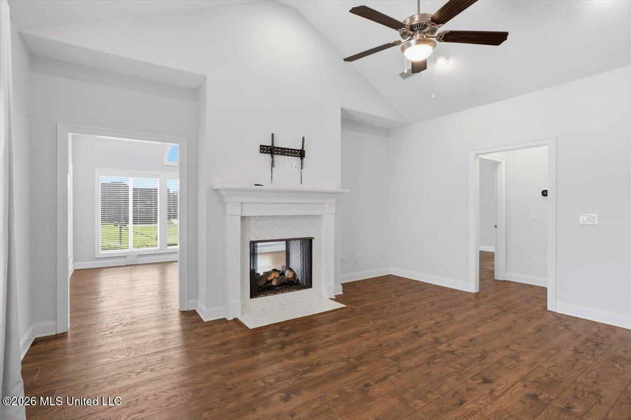 1020 Sweetwater Cove Property Photo 6