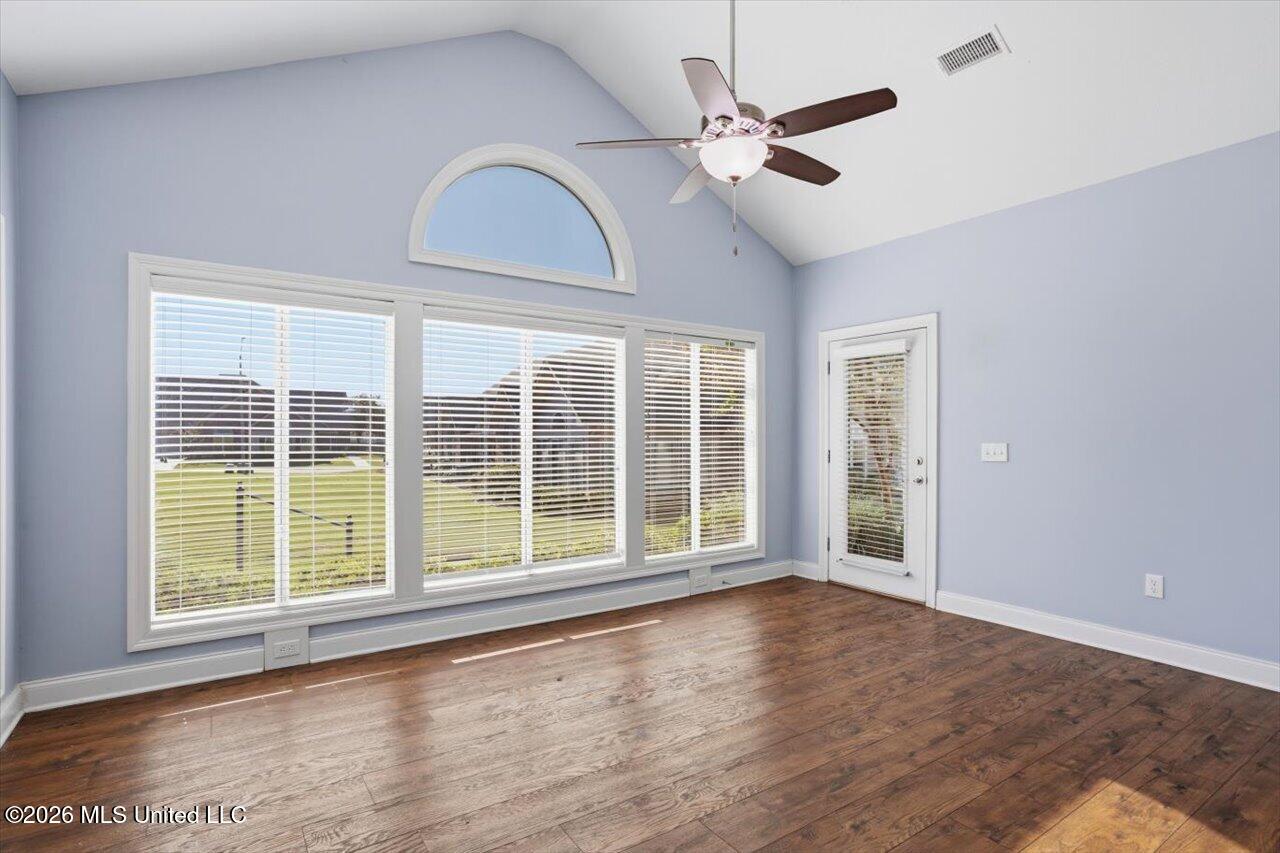 1020 Sweetwater Cove Property Photo 18