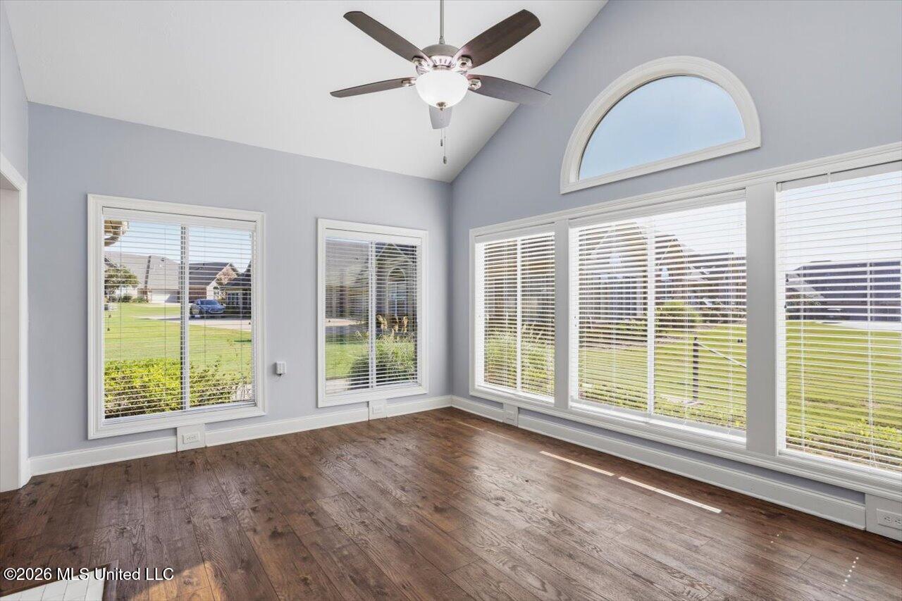 1020 Sweetwater Cove Property Photo 19