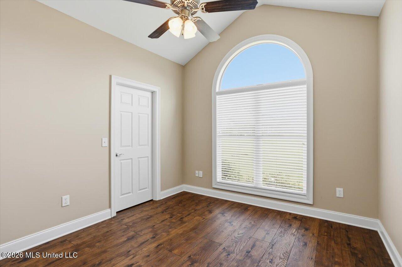 1020 Sweetwater Cove Property Photo 29