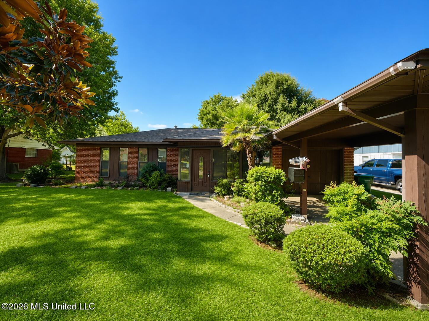 2 Lafayette Place Property Photo 2