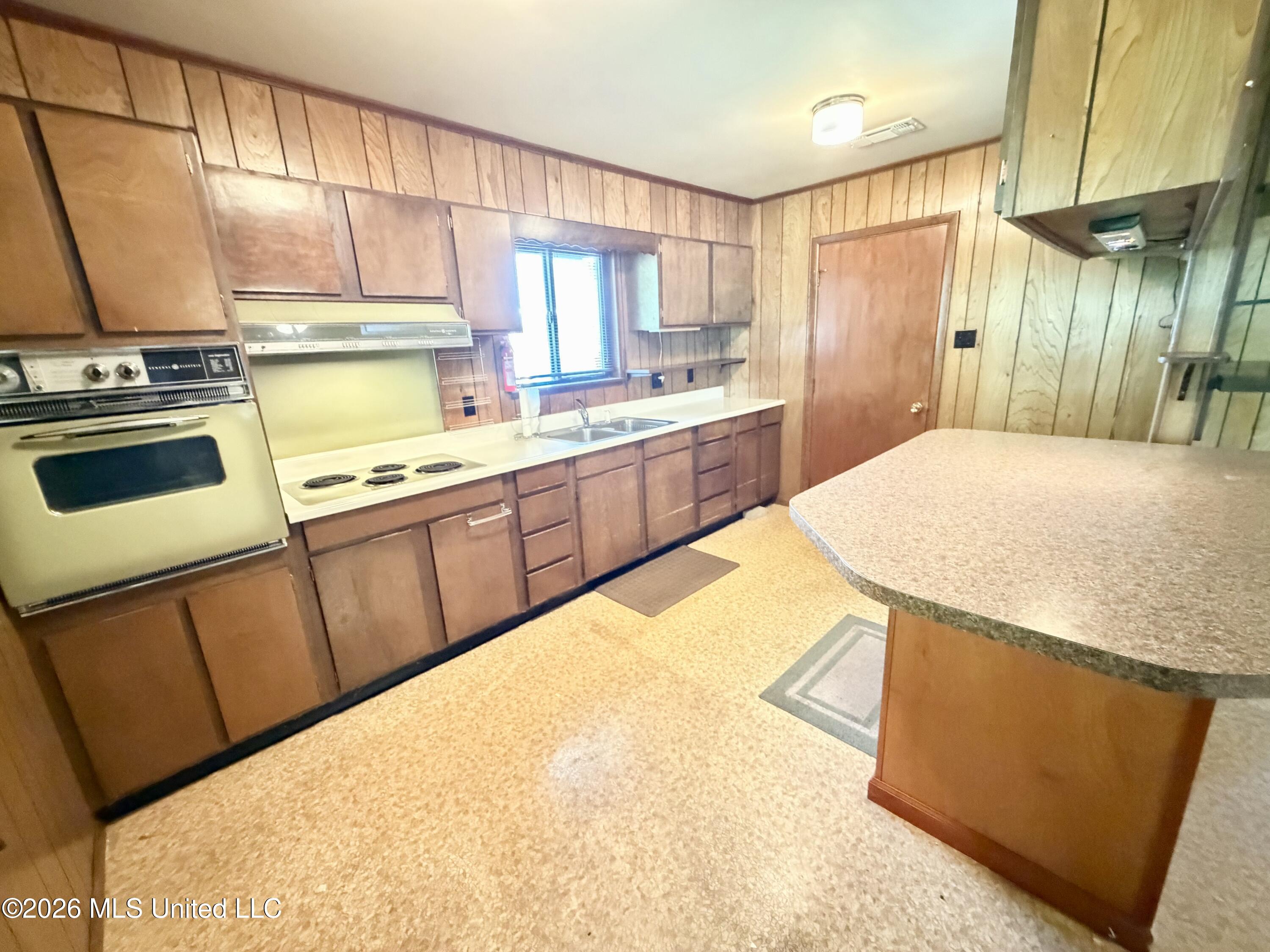 2 Lafayette Place Property Photo 6