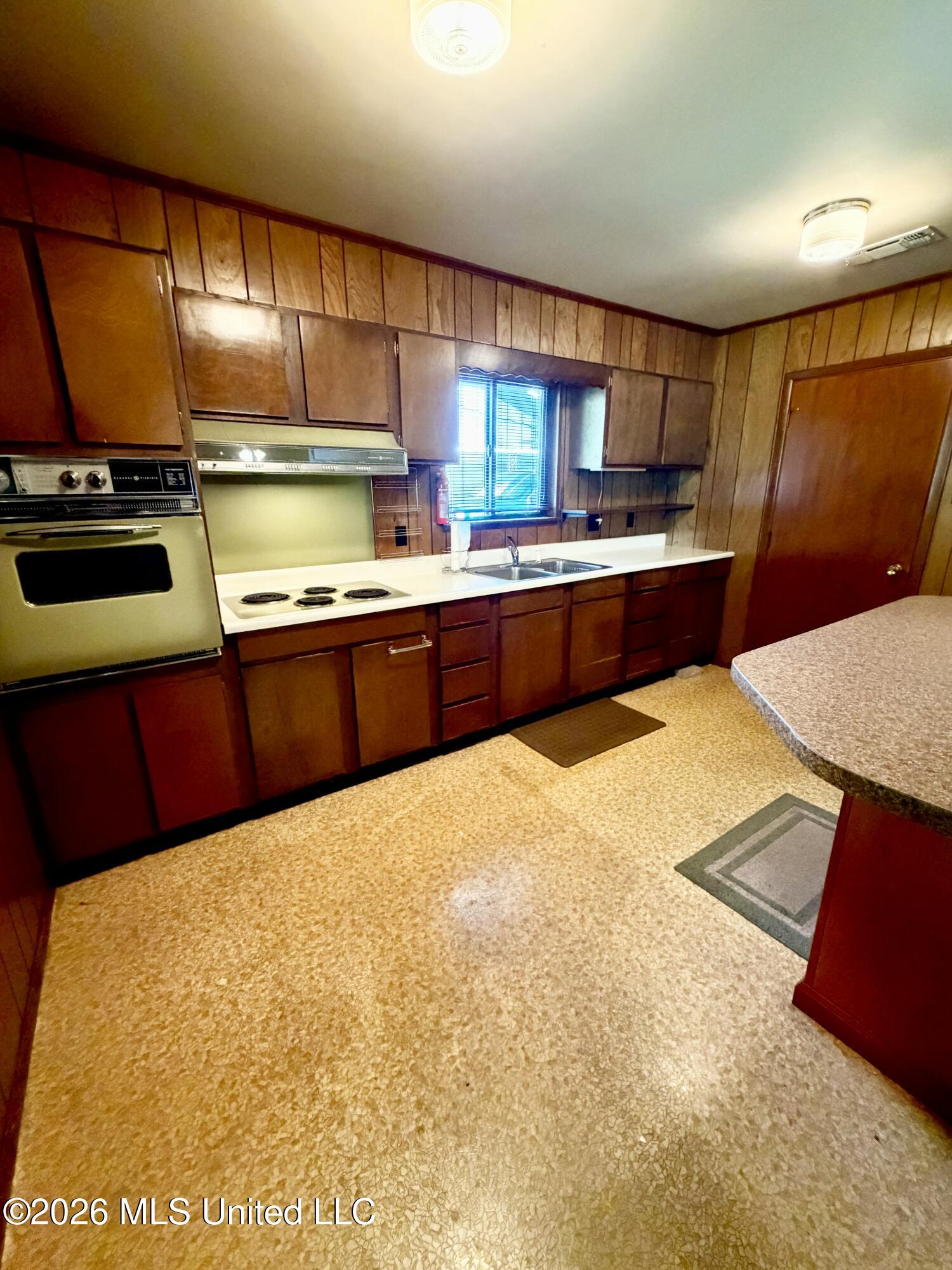 2 Lafayette Place Property Photo 7