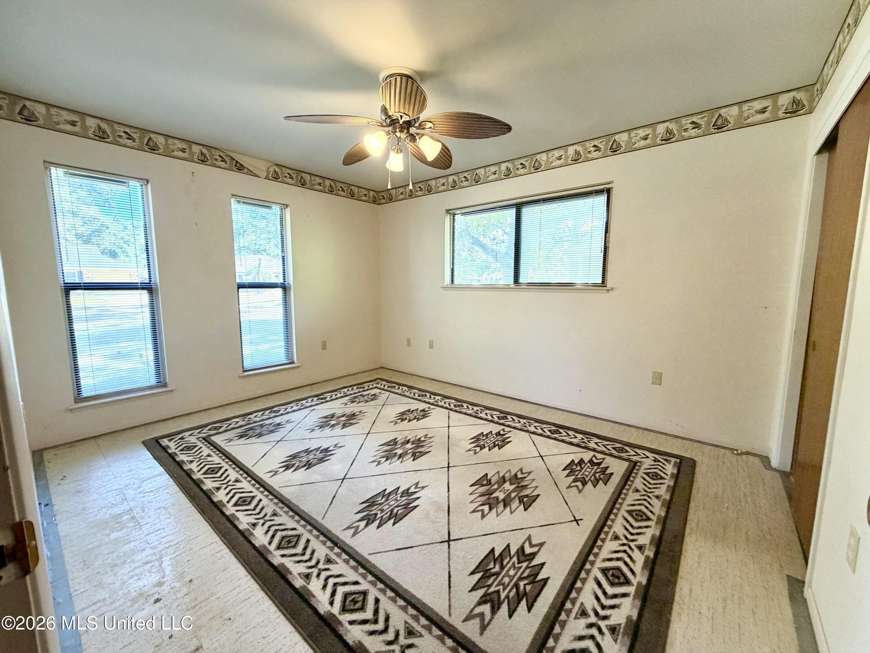 2 Lafayette Place Property Photo 10