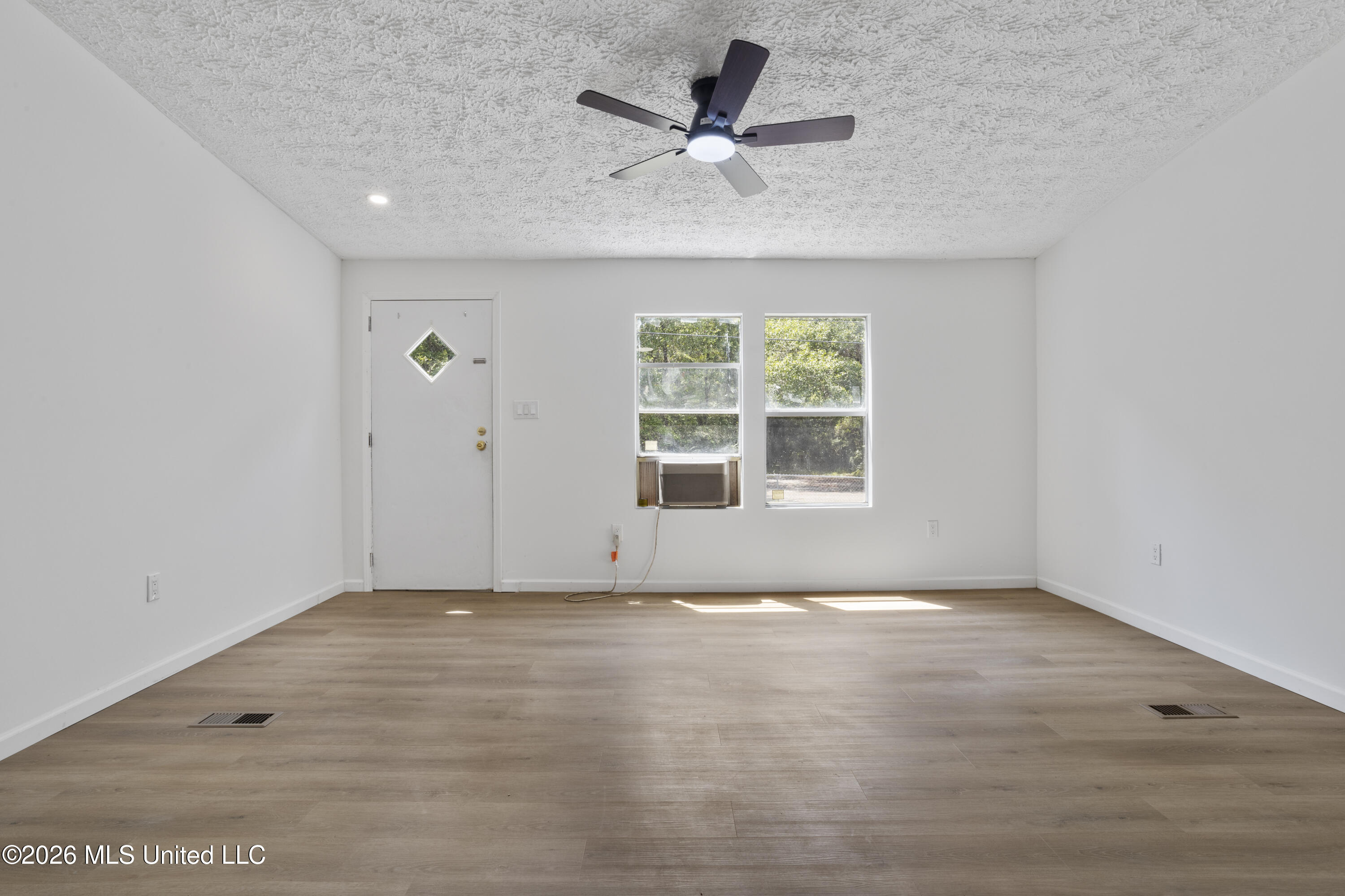 7376 Longridge Road Property Photo 5