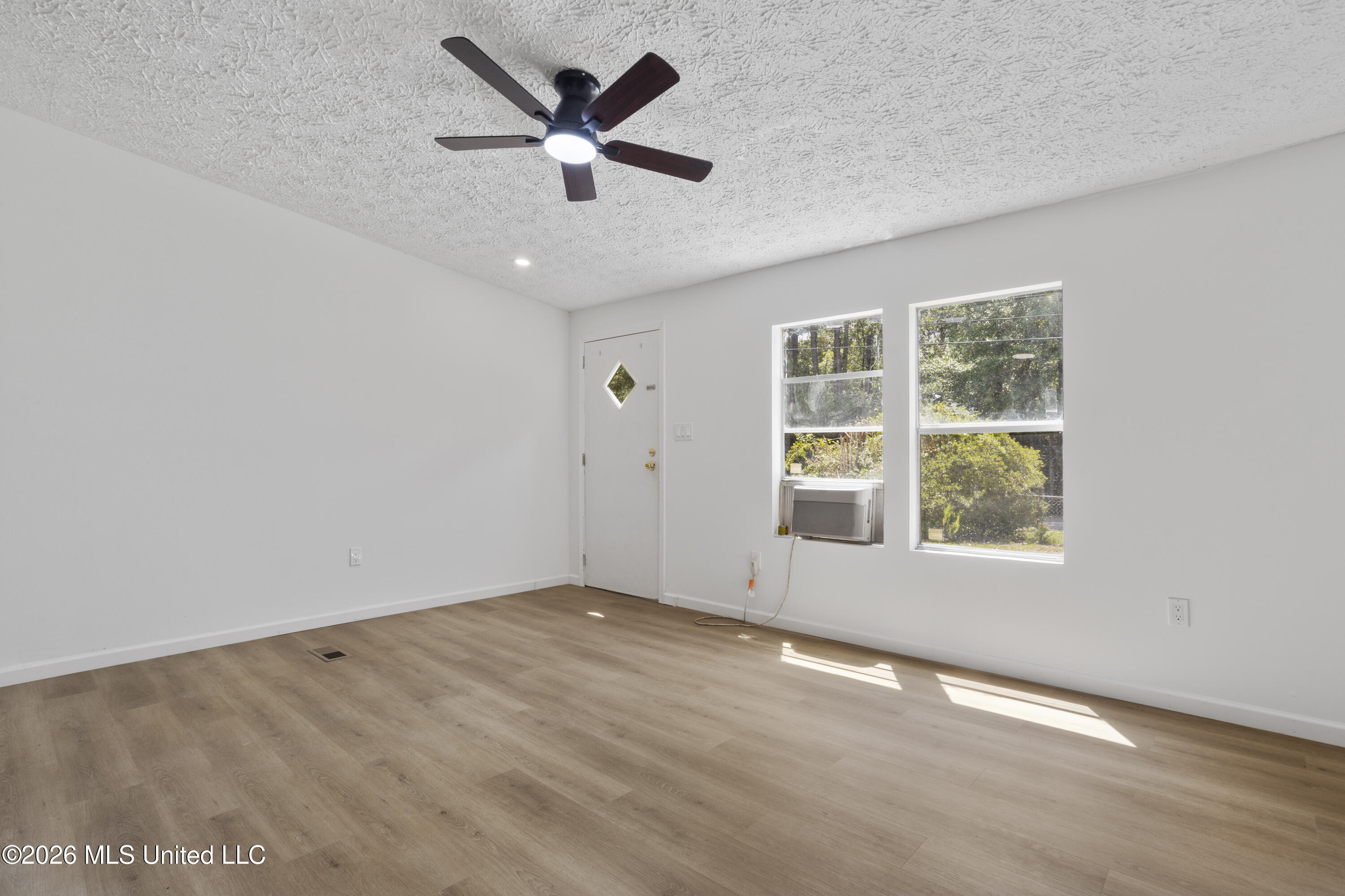 7376 Longridge Road Property Photo 6