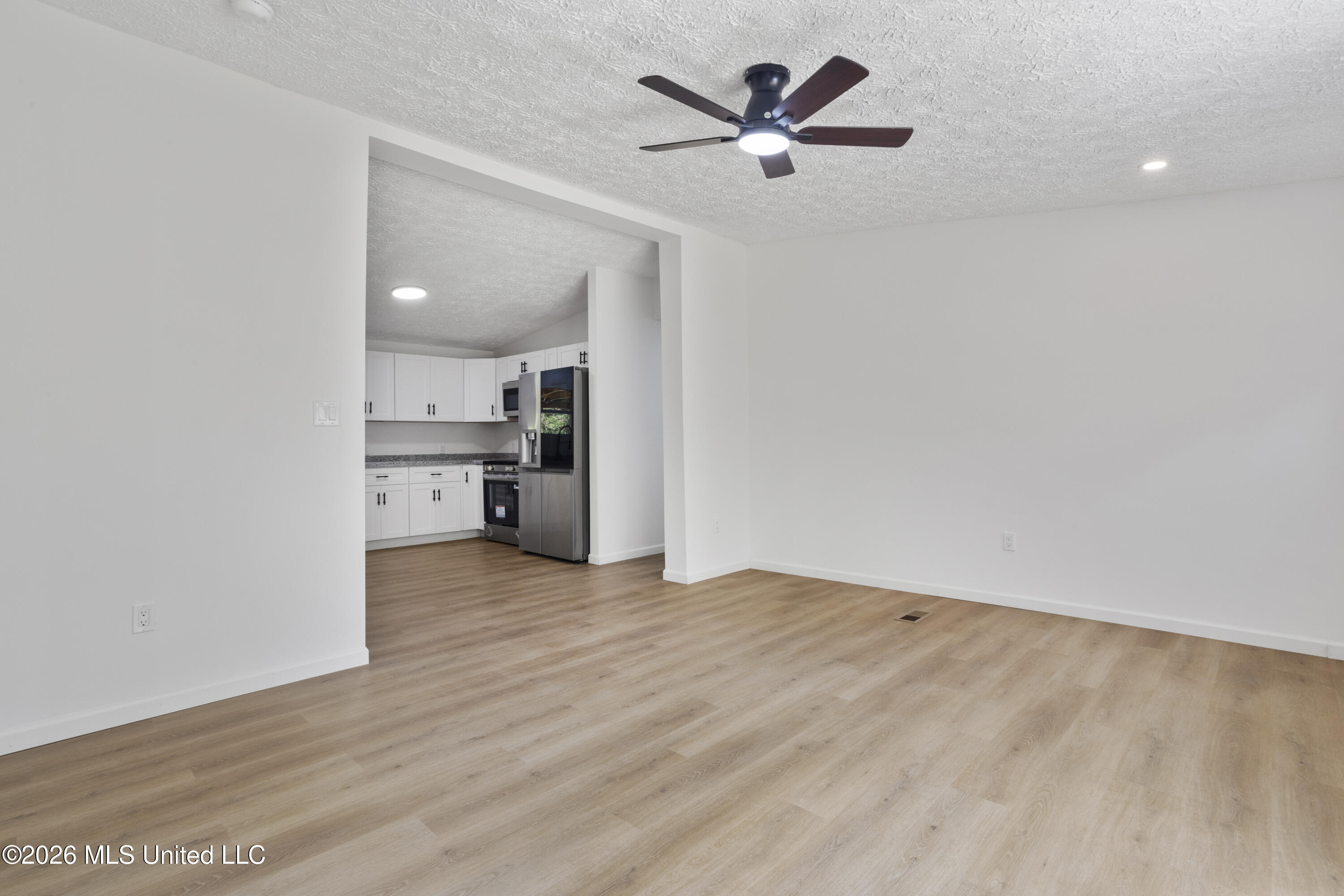 7376 Longridge Road Property Photo 7