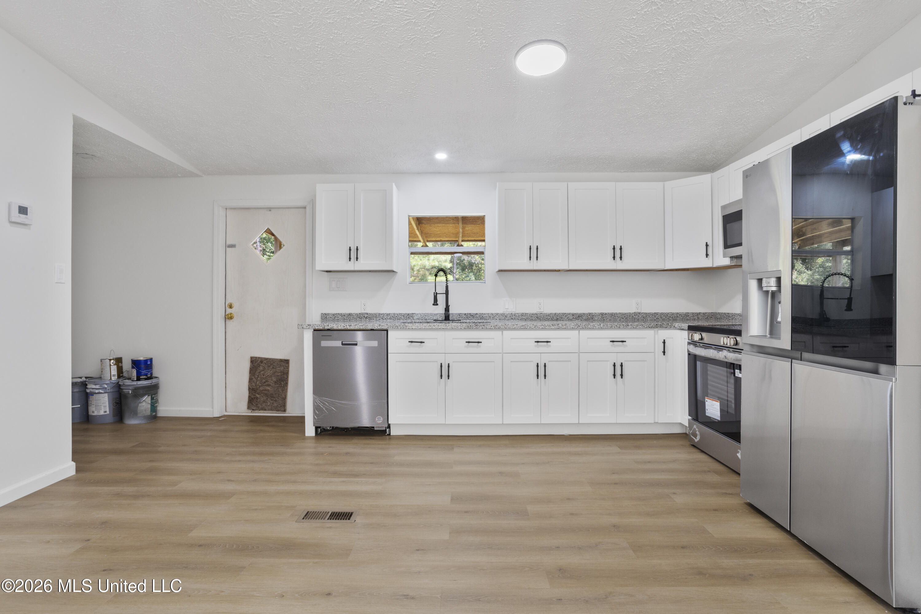 7376 Longridge Road Property Photo 9