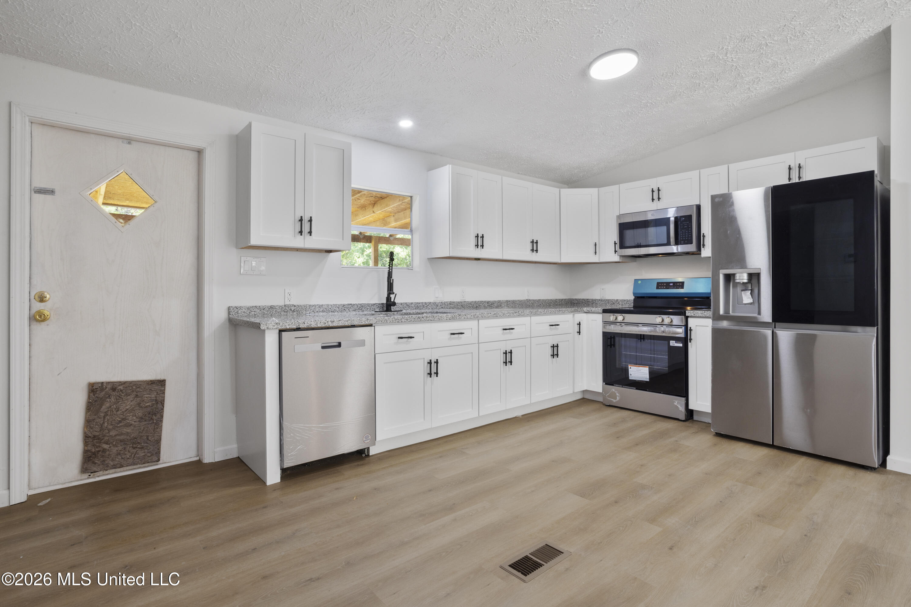 7376 Longridge Road Property Photo 10